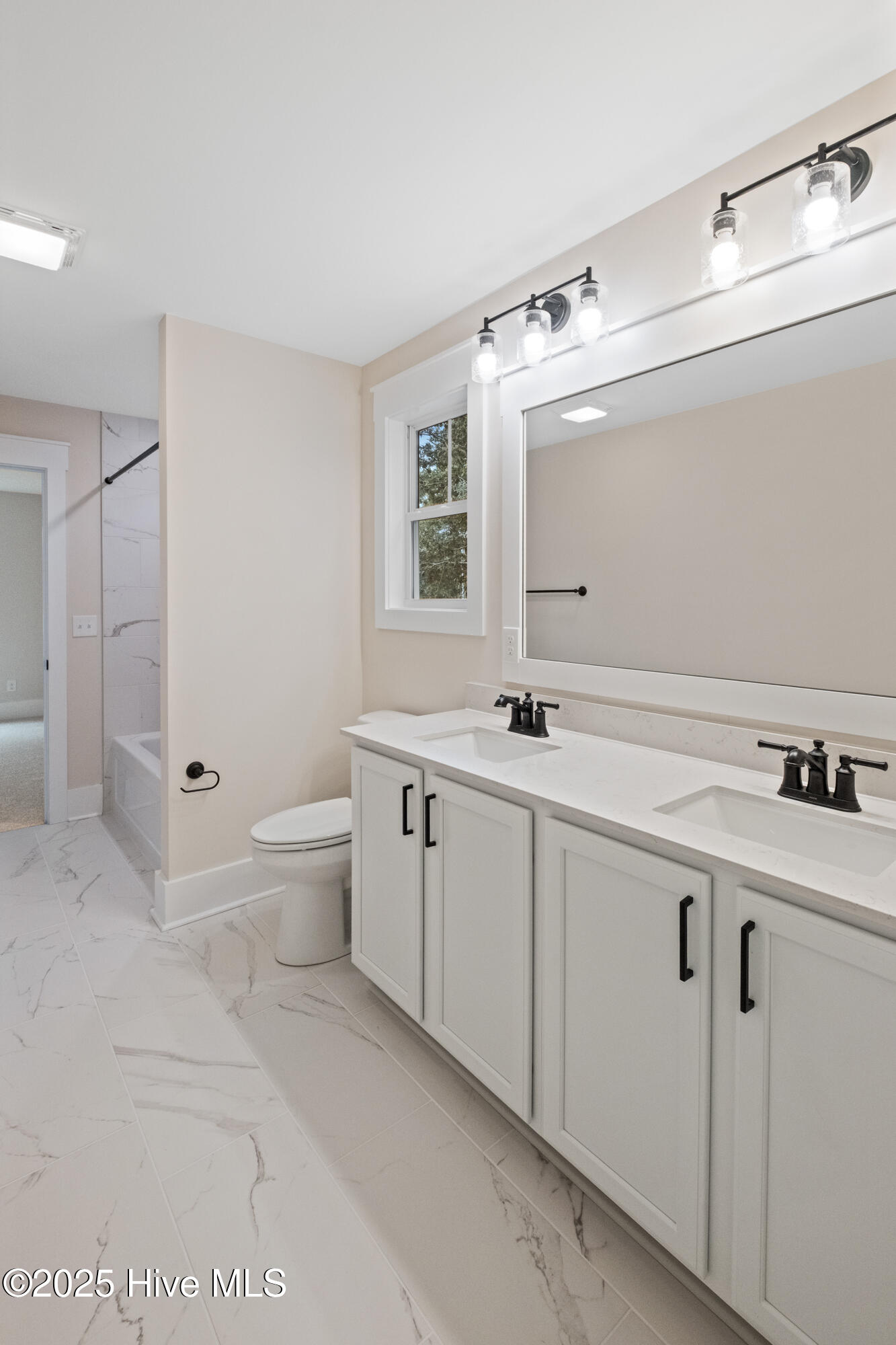 100524304 | Photo 28