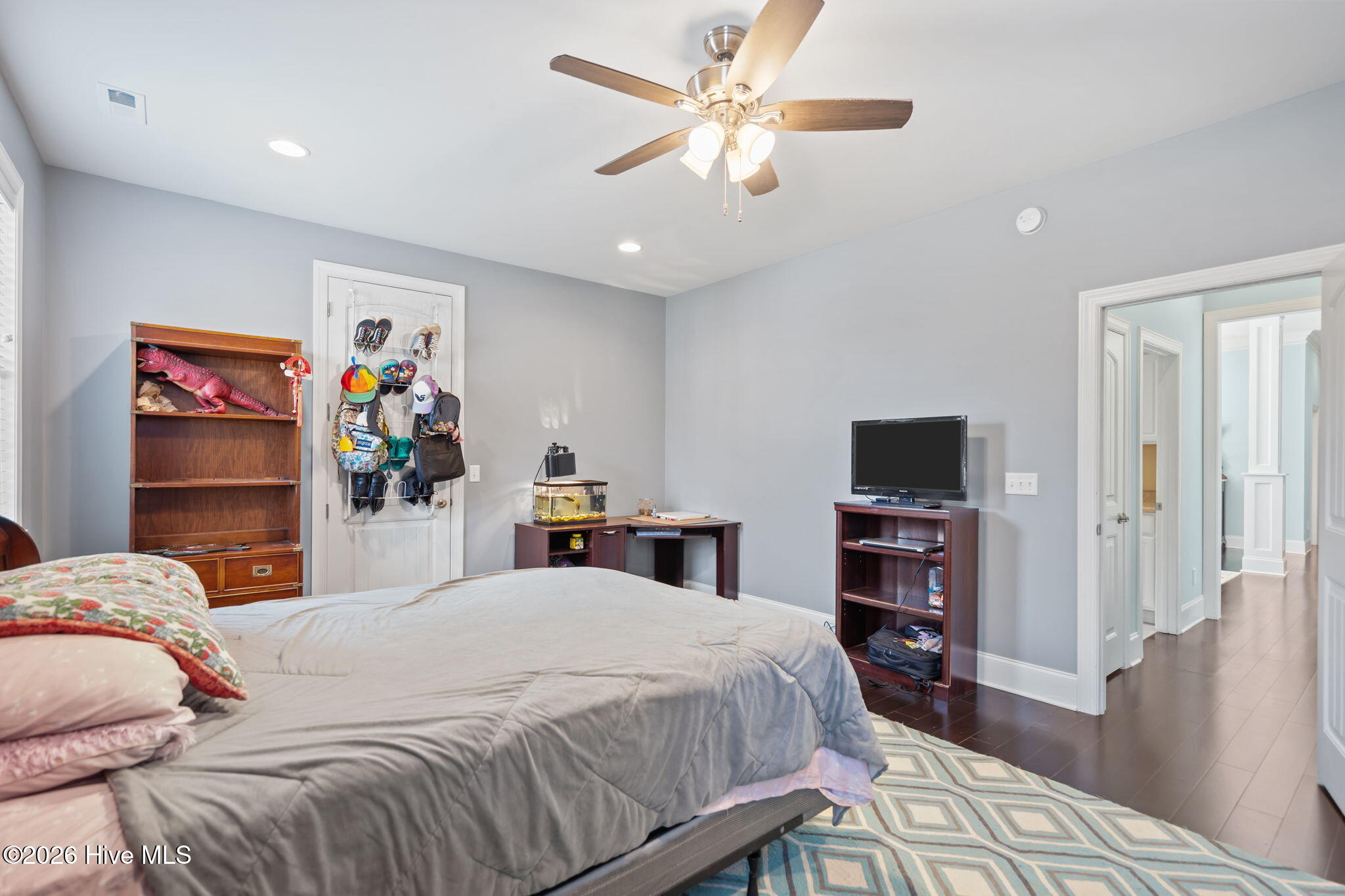 100563487 | Photo 27