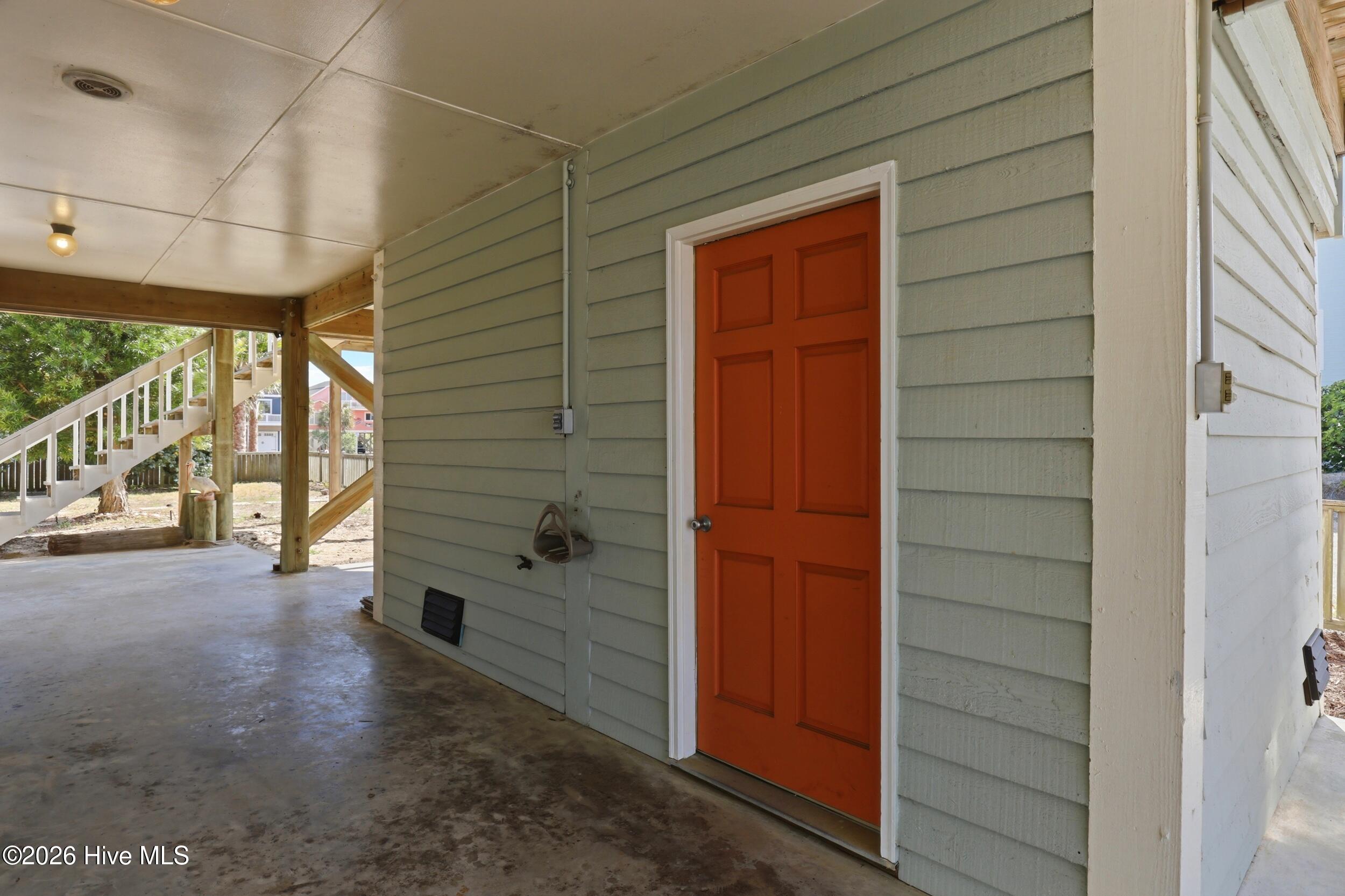 100565033 | Photo 35