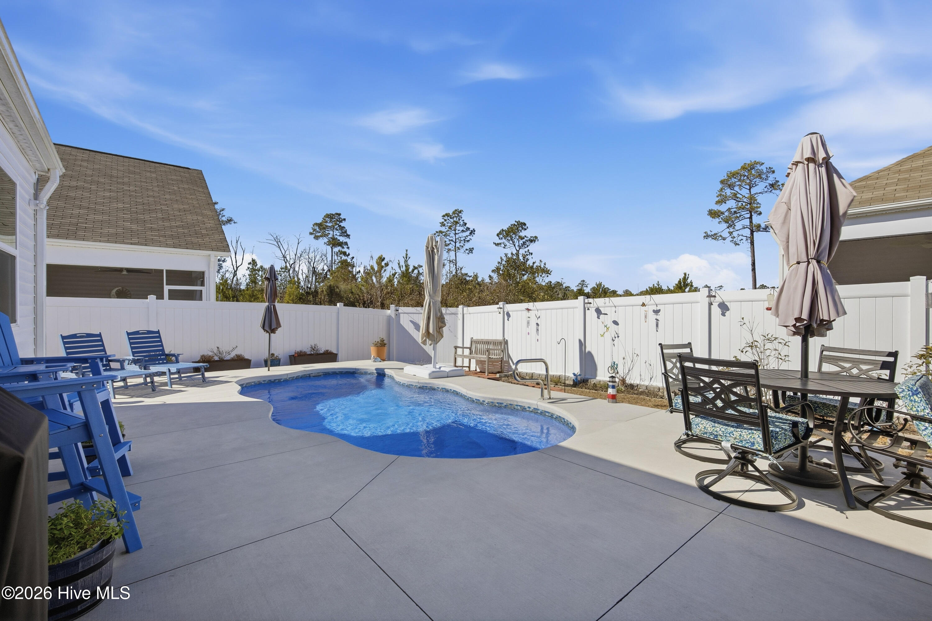 100550888 | Photo 25