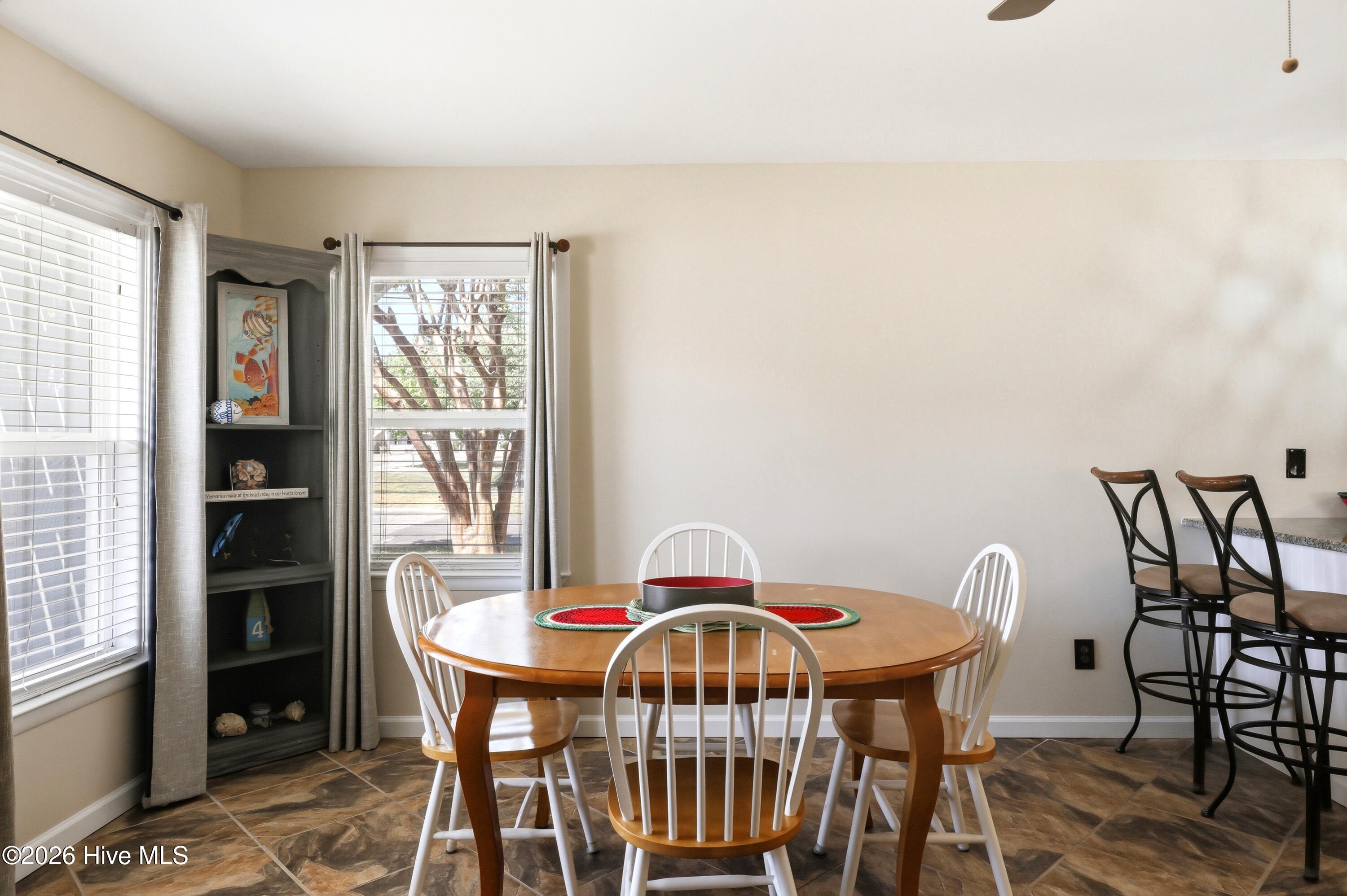 100569412 | Photo 33