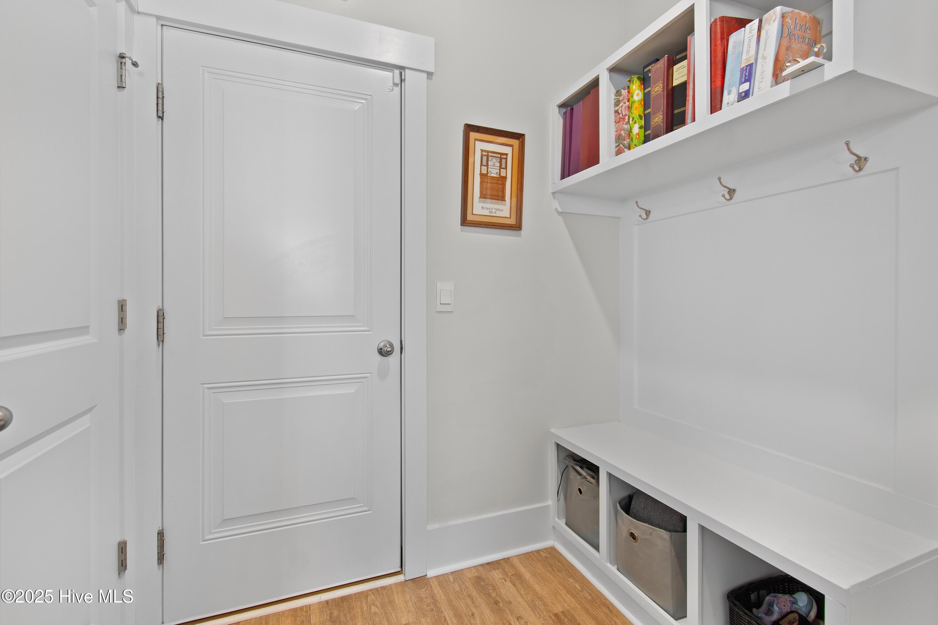 100497017 | Photo 14