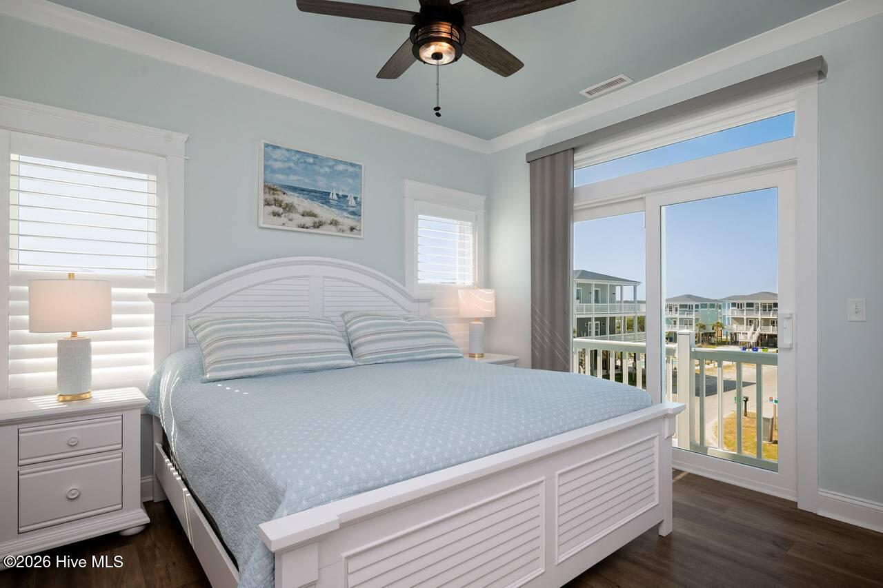 100560212 | Photo 136