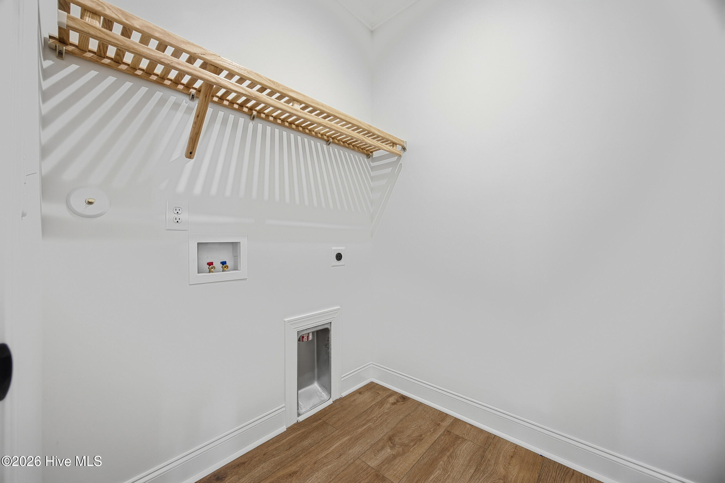 100540369 | Photo 26