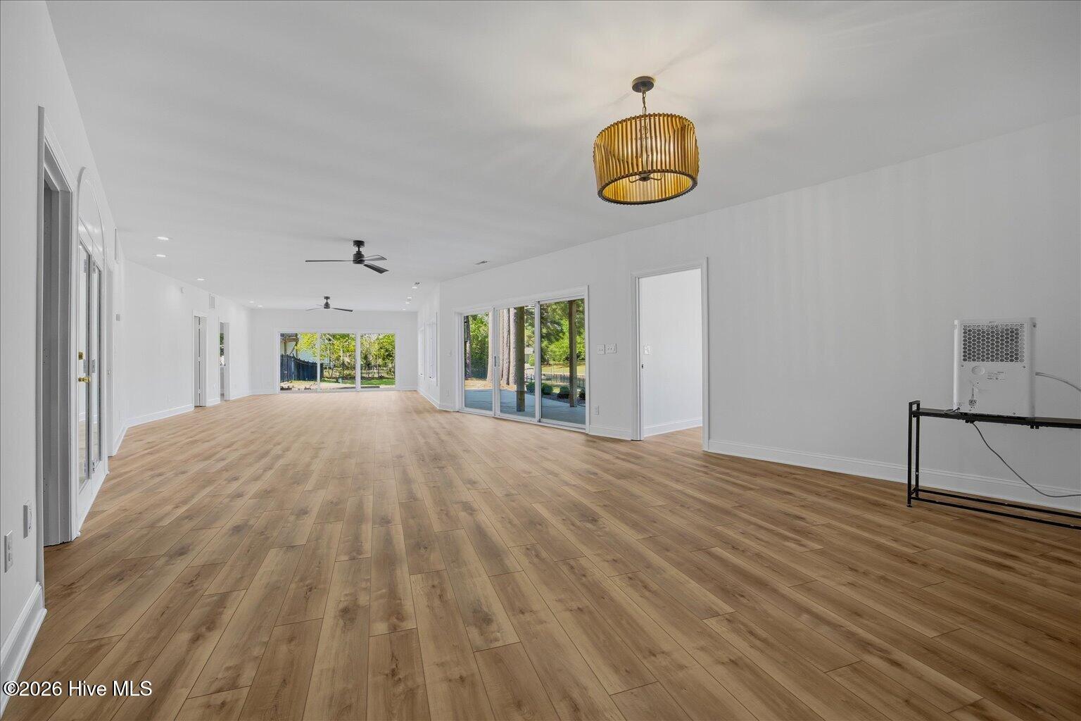 100569224 | Photo 27