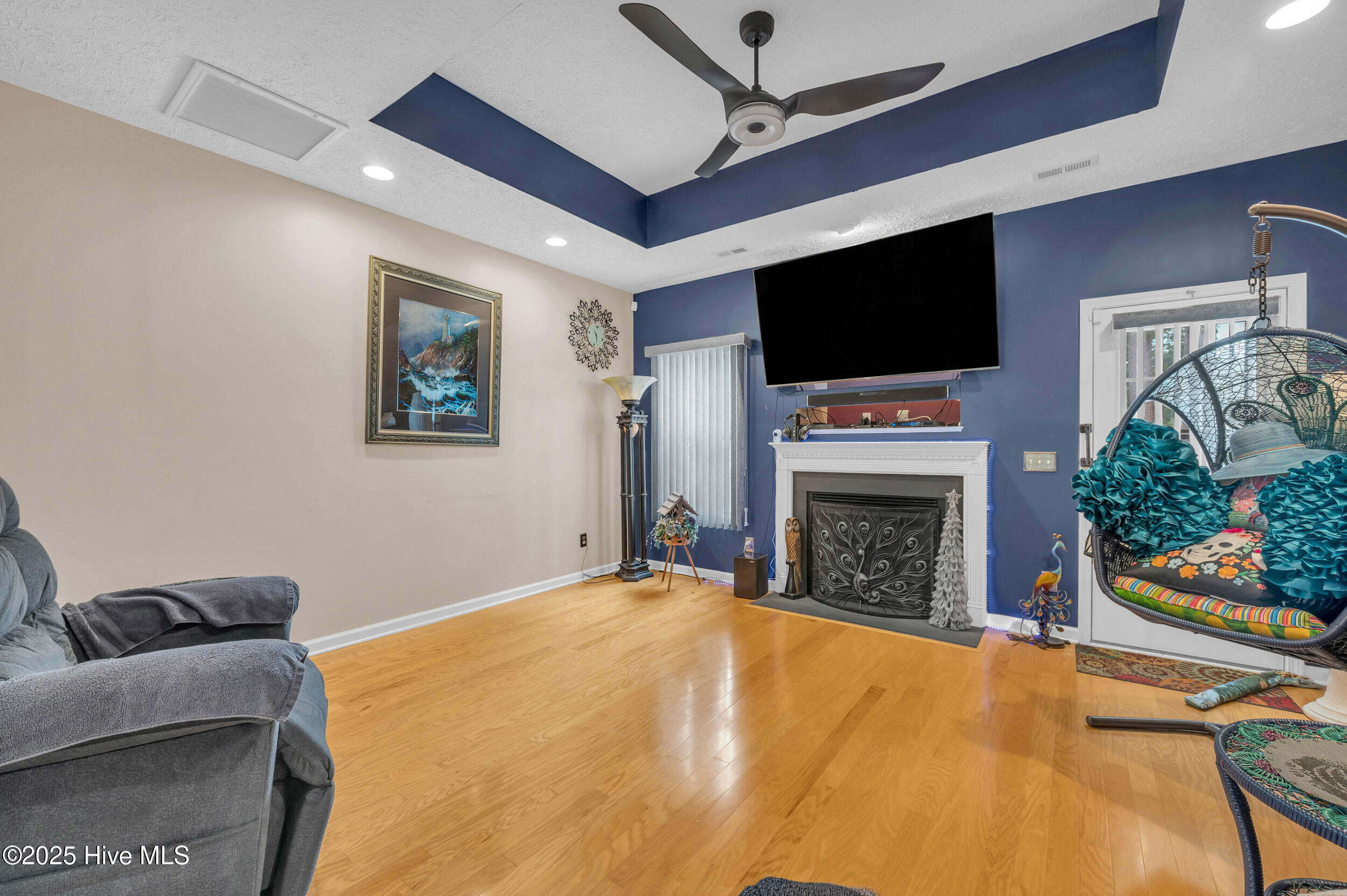 100527690 | Photo 11