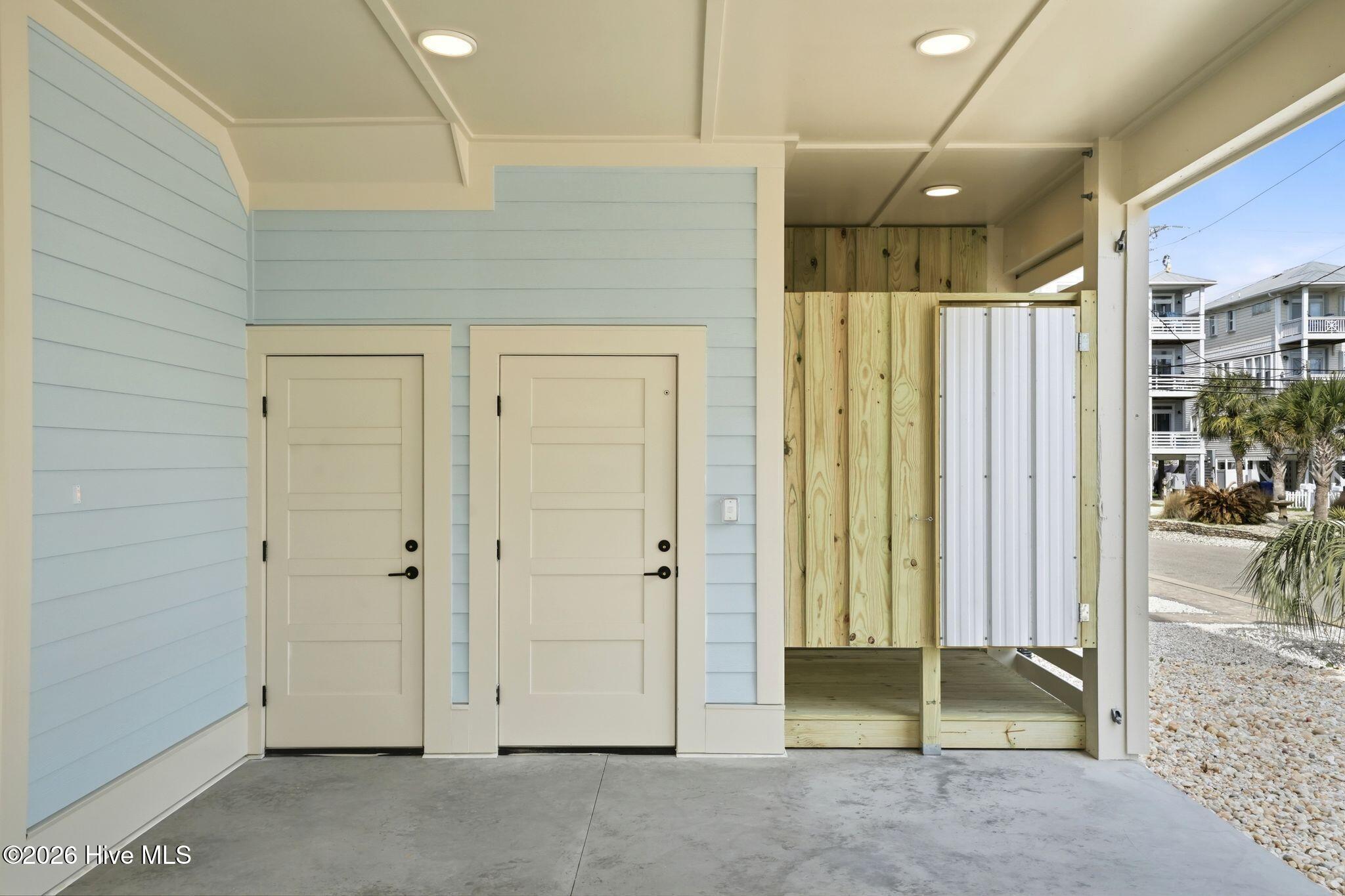 100561284 | Photo 11