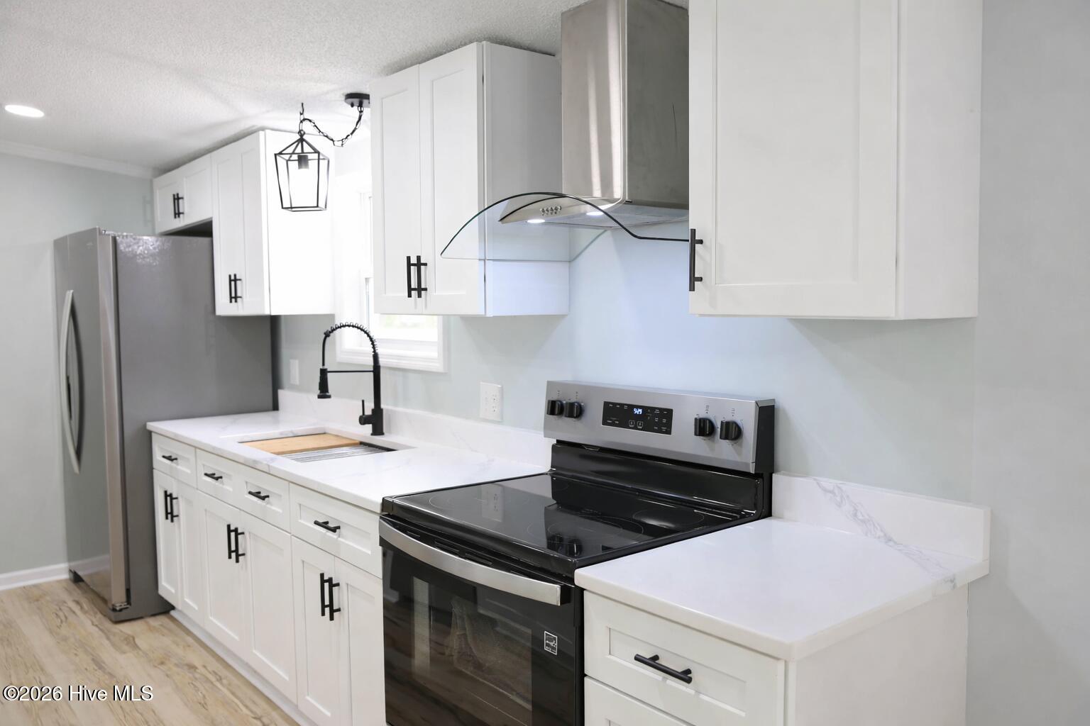 100567859 | Photo 11