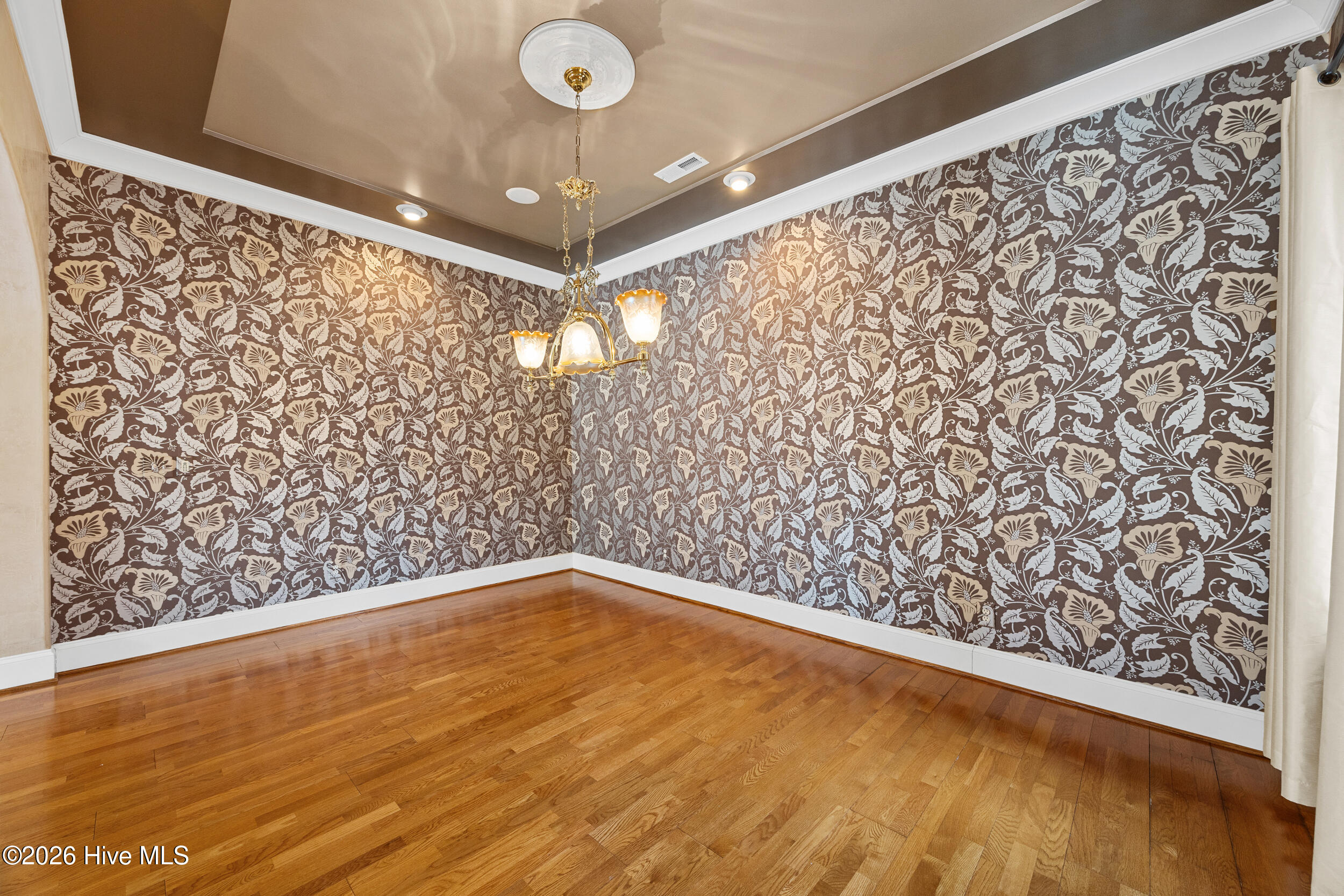 100547162 | Photo 17