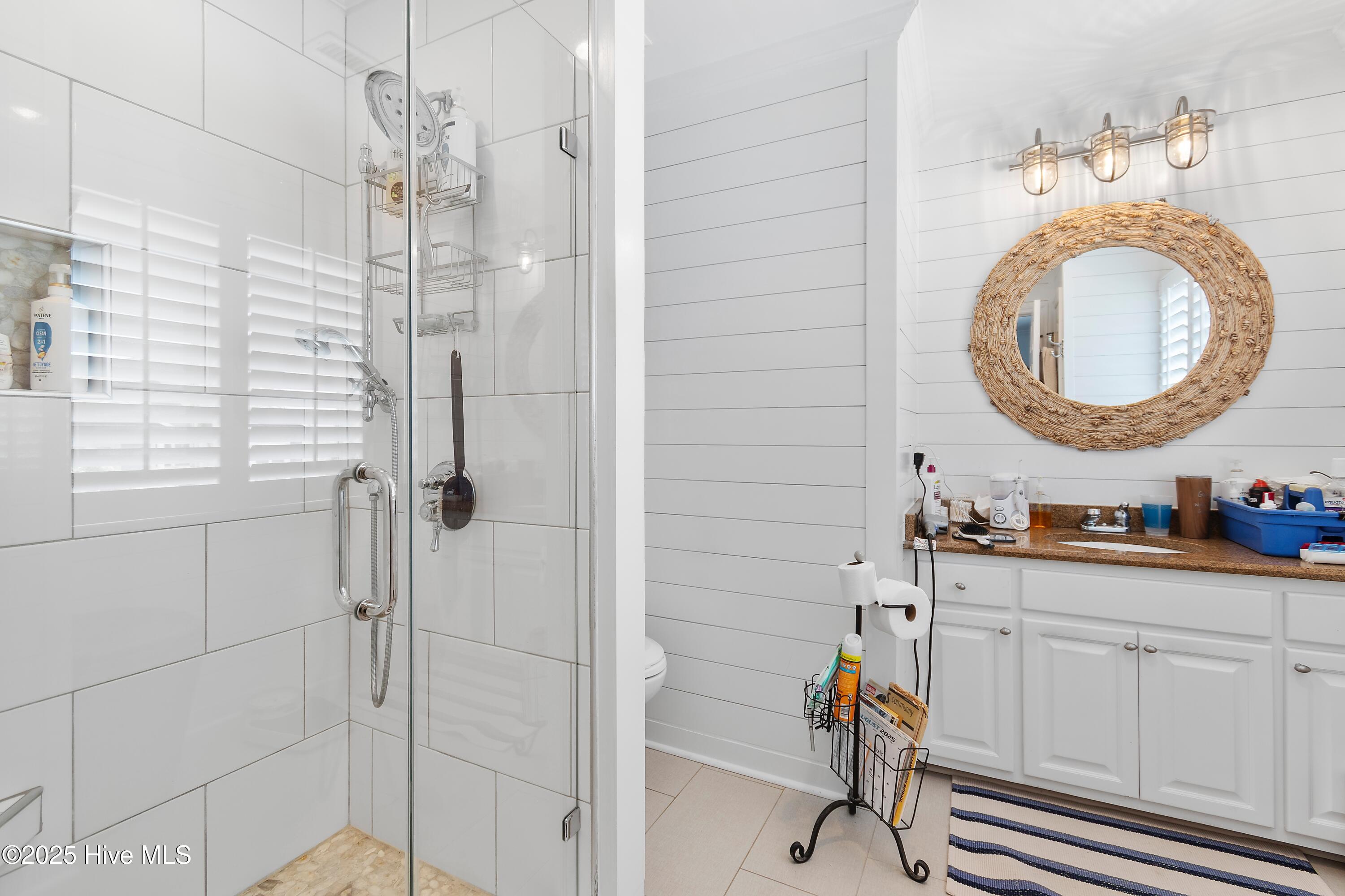 100527373 | Photo 43