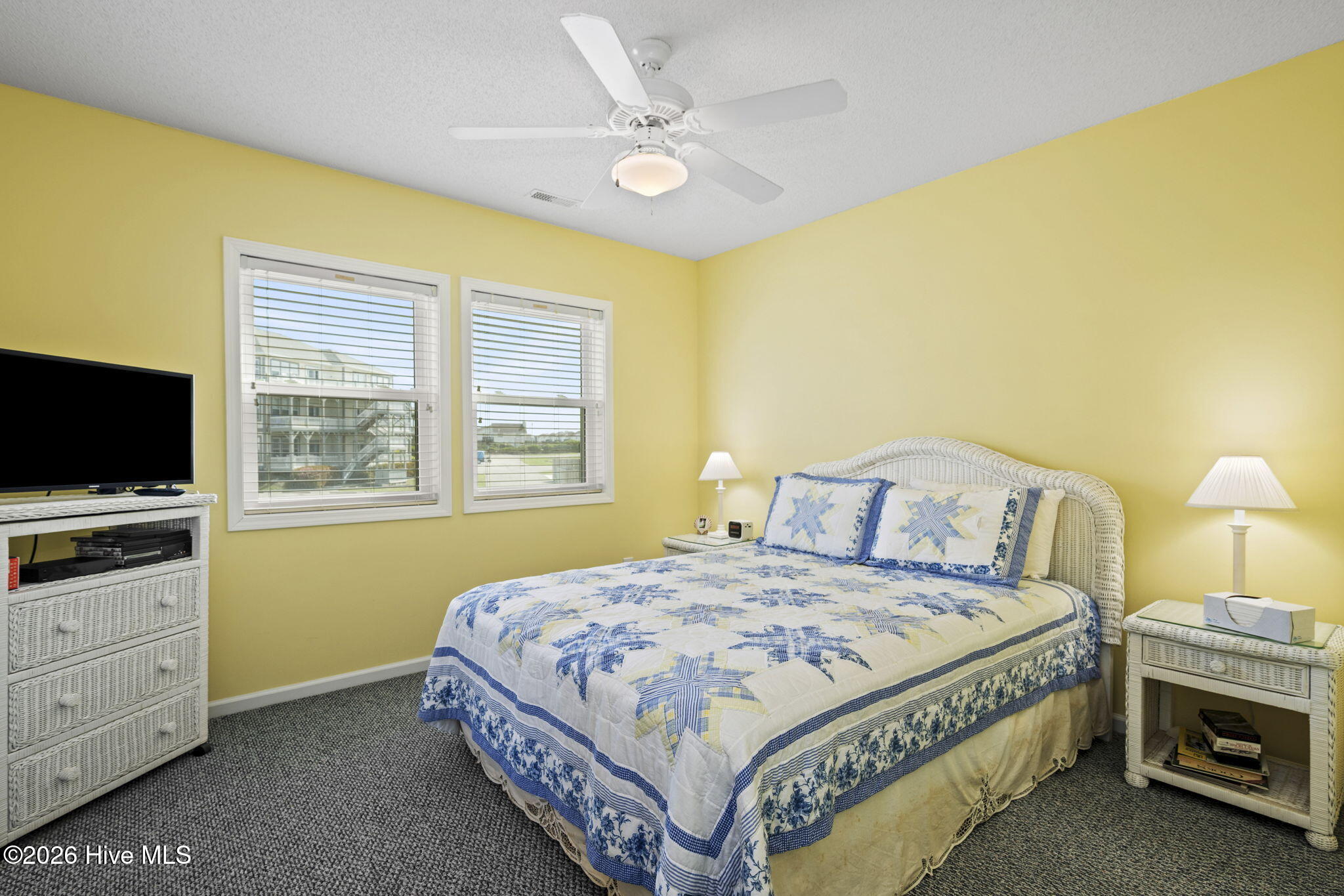 100566433 | Photo 24