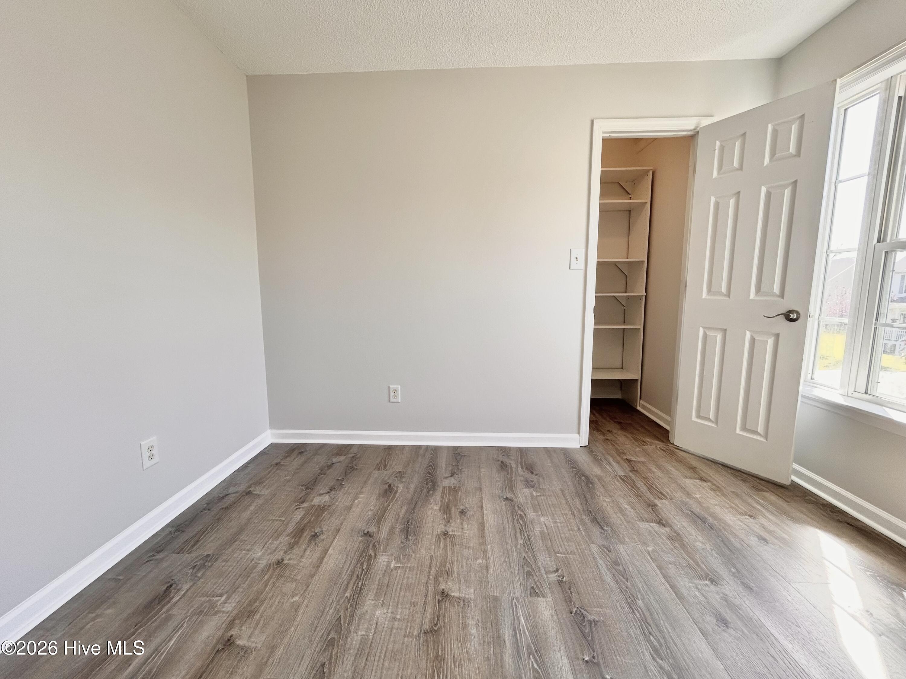 100564341 | Photo 33