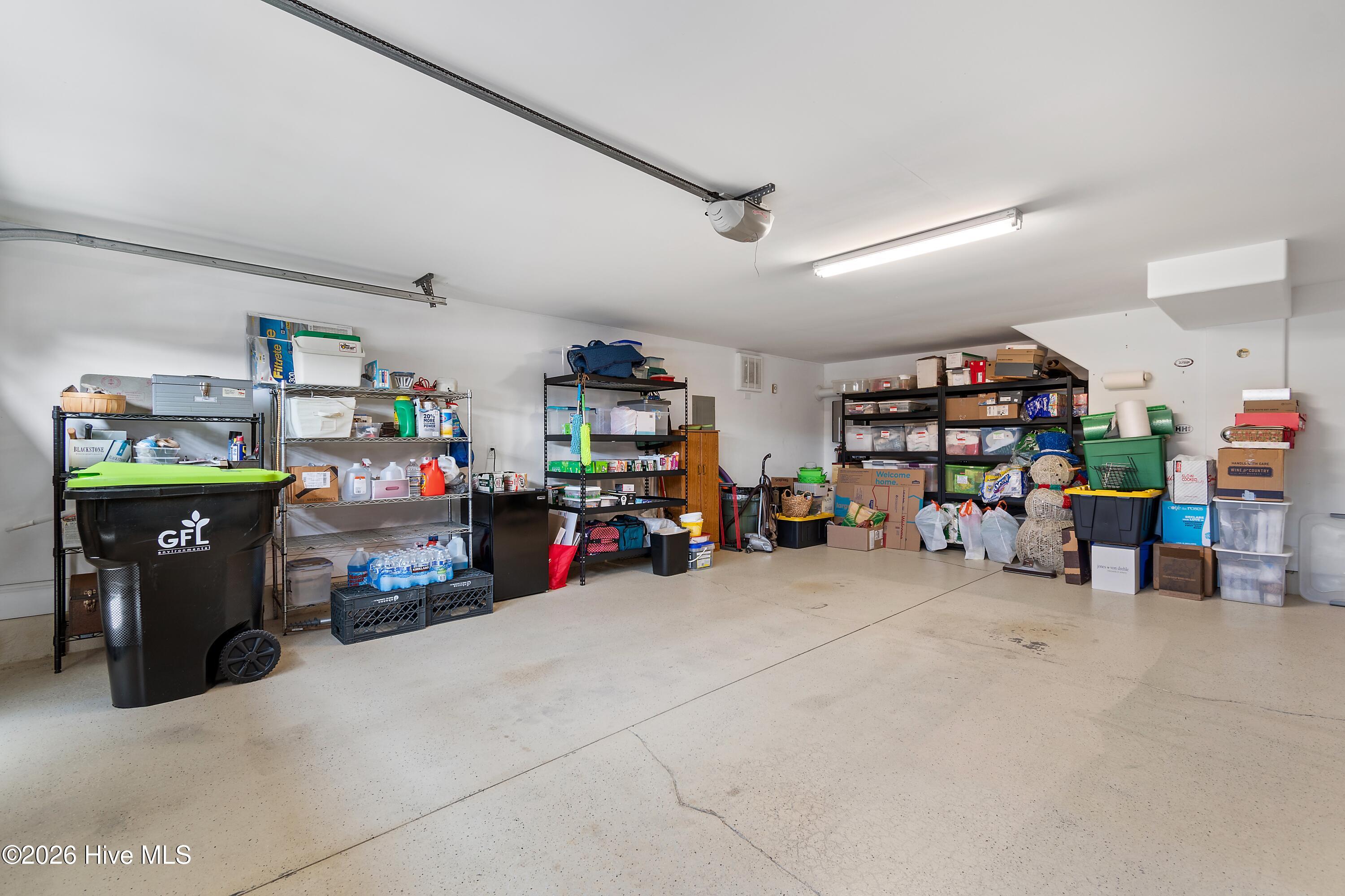 100554083 | Photo 39