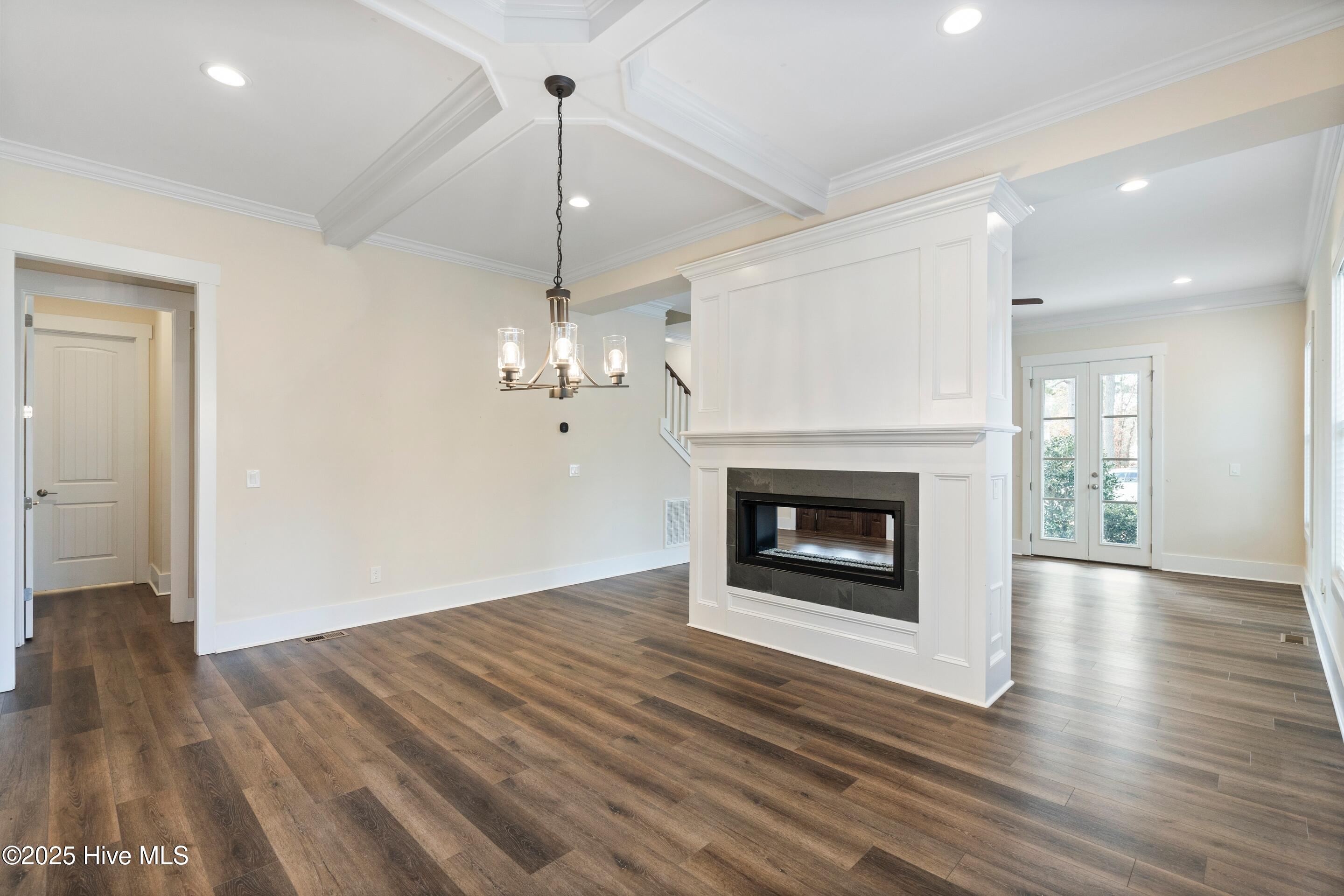 100544817 | Photo 12