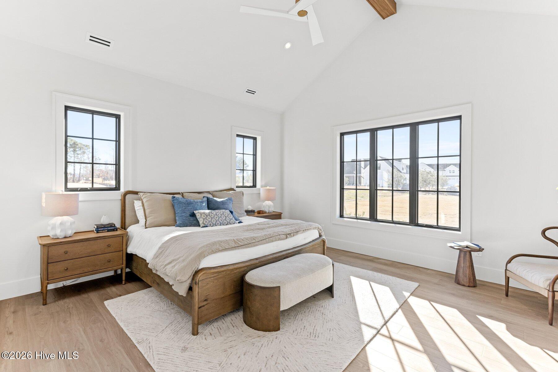 100529848 | Photo 30