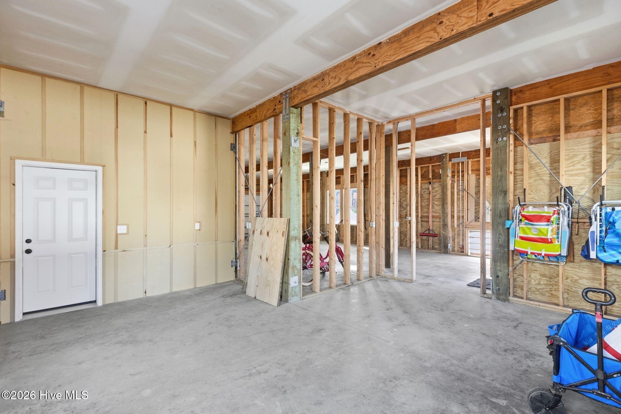 100559655 | Photo 51