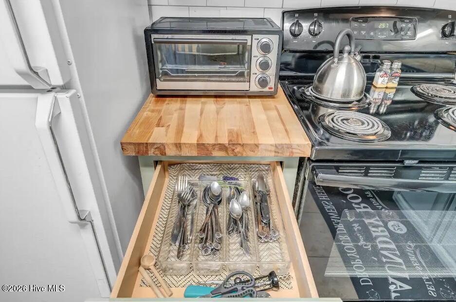 100555086 | Photo 26