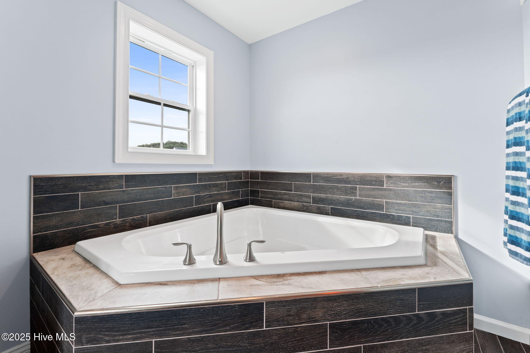 100532717 | Photo 40