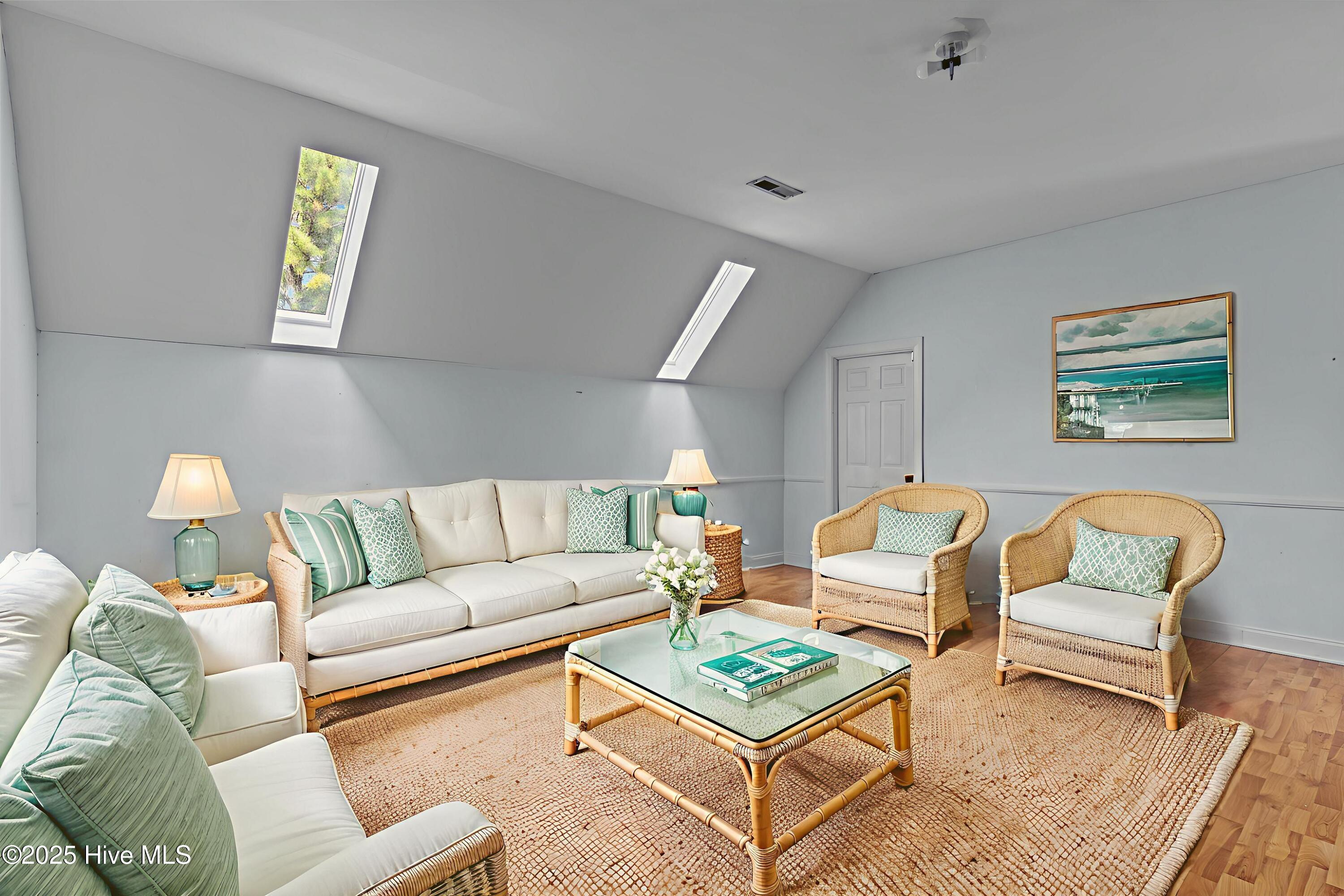 100538095 | Photo 36