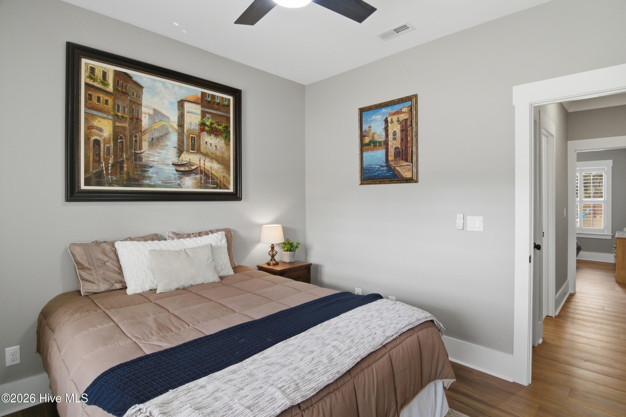 100551617 | Photo 30