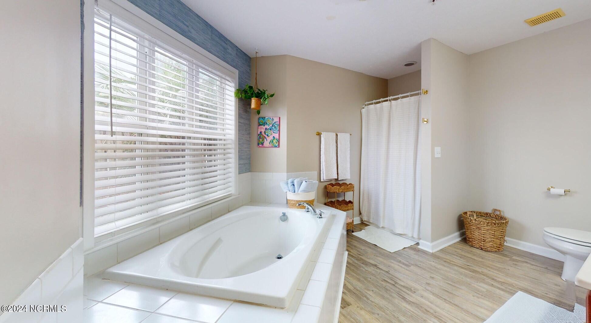 100537994 | Photo 23