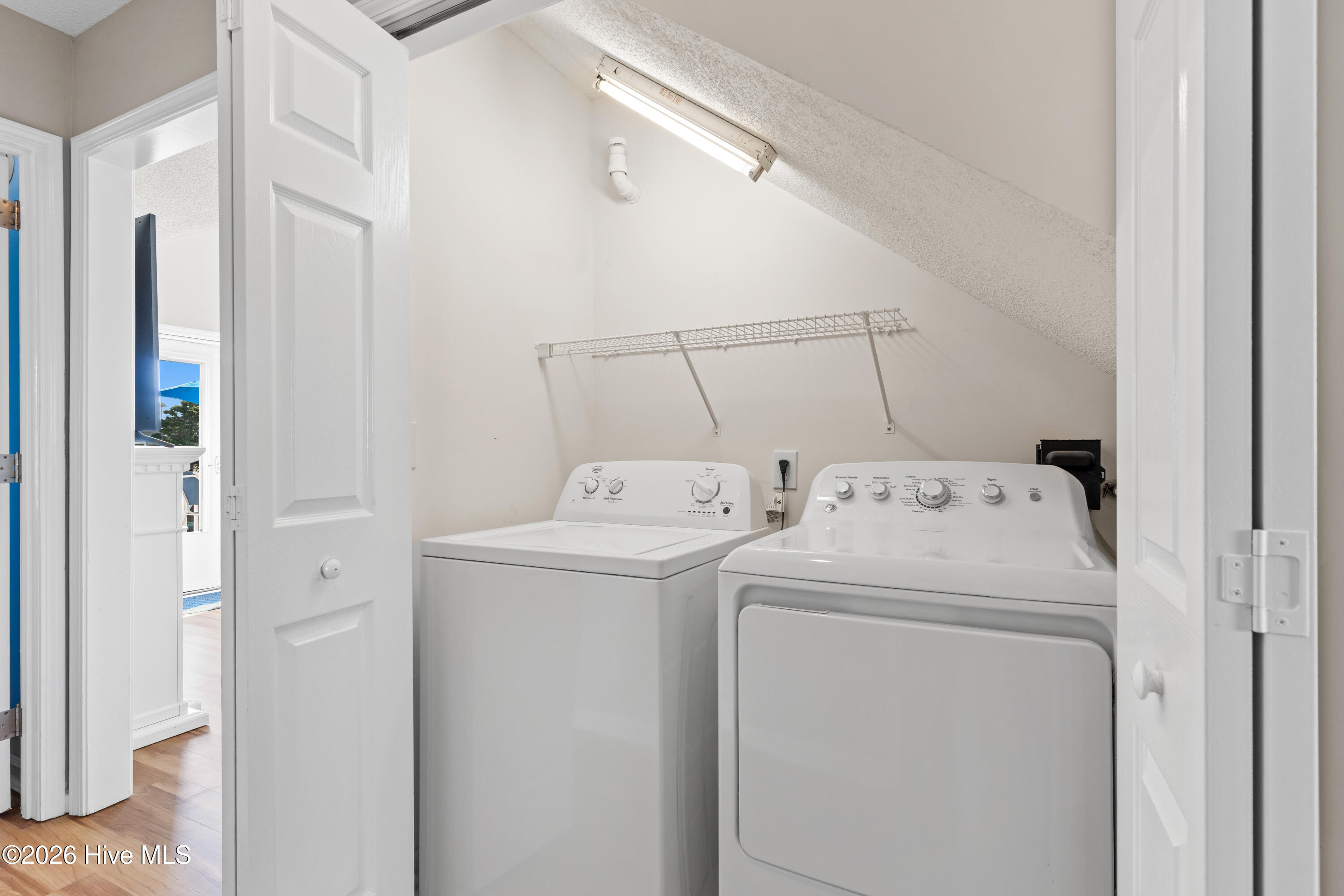 100560754 | Photo 47