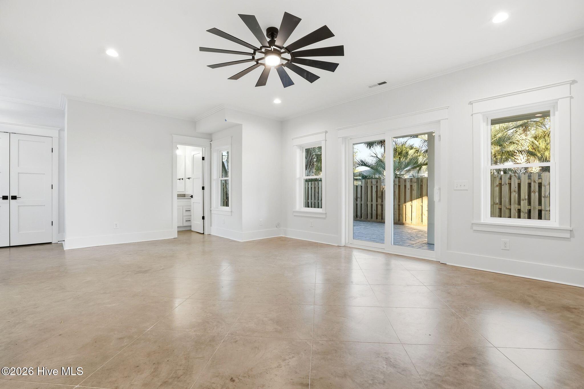 100554996 | Photo 13