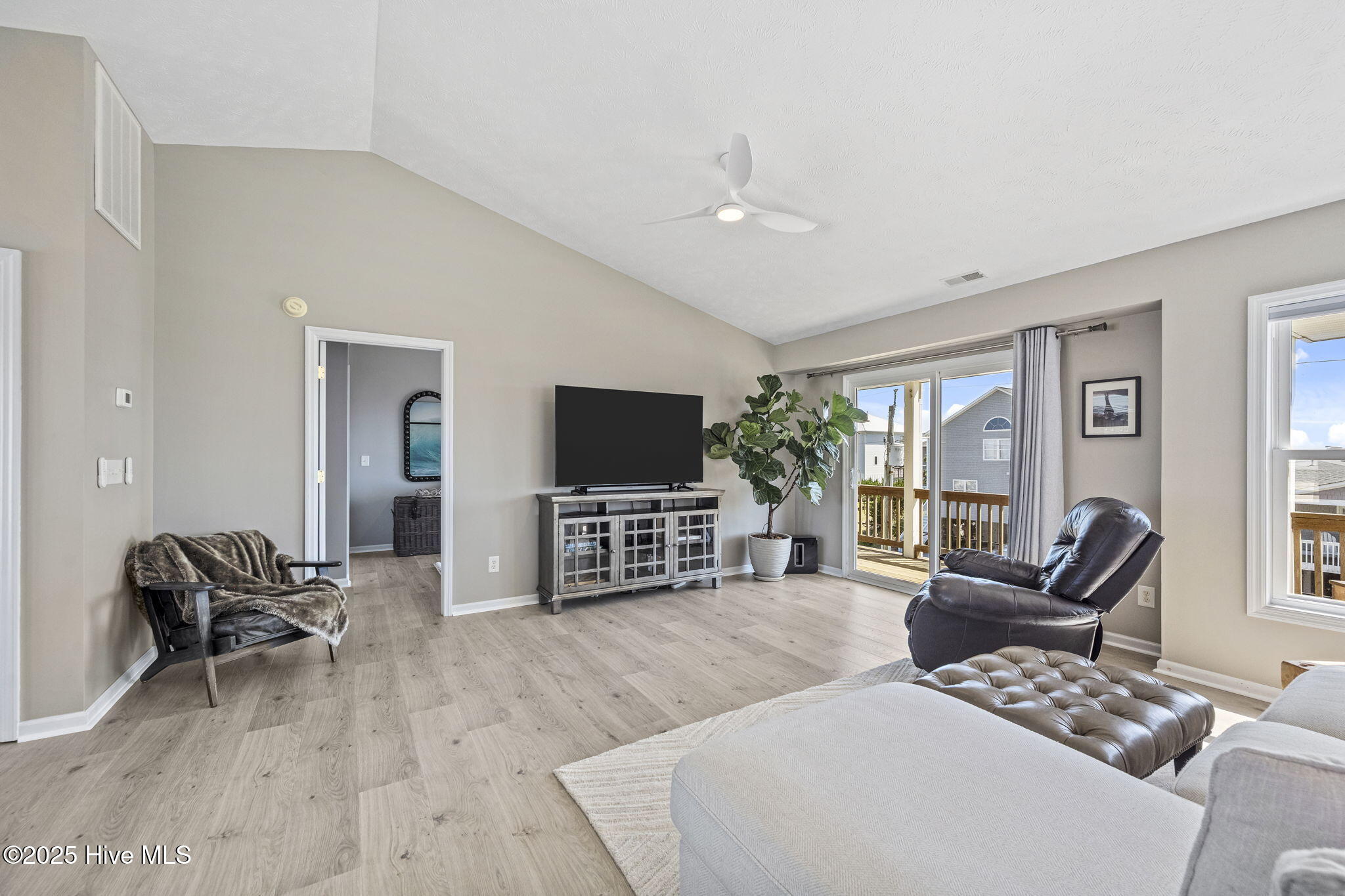 1417 N Topsail Drive, Surf City, NC 28445 – photo 8: 28-web-or-mls-_RAD6420