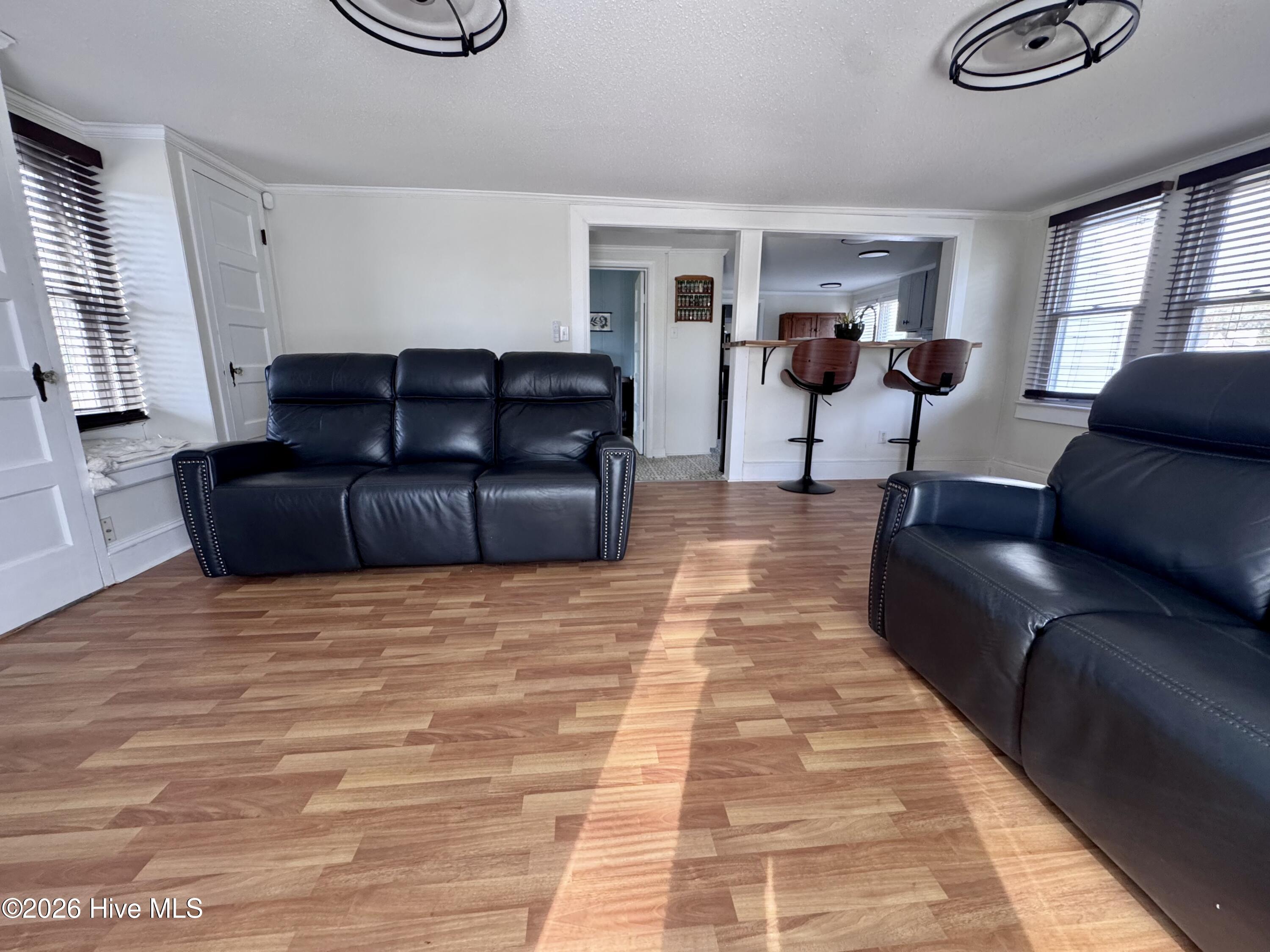 3405 Oaks 