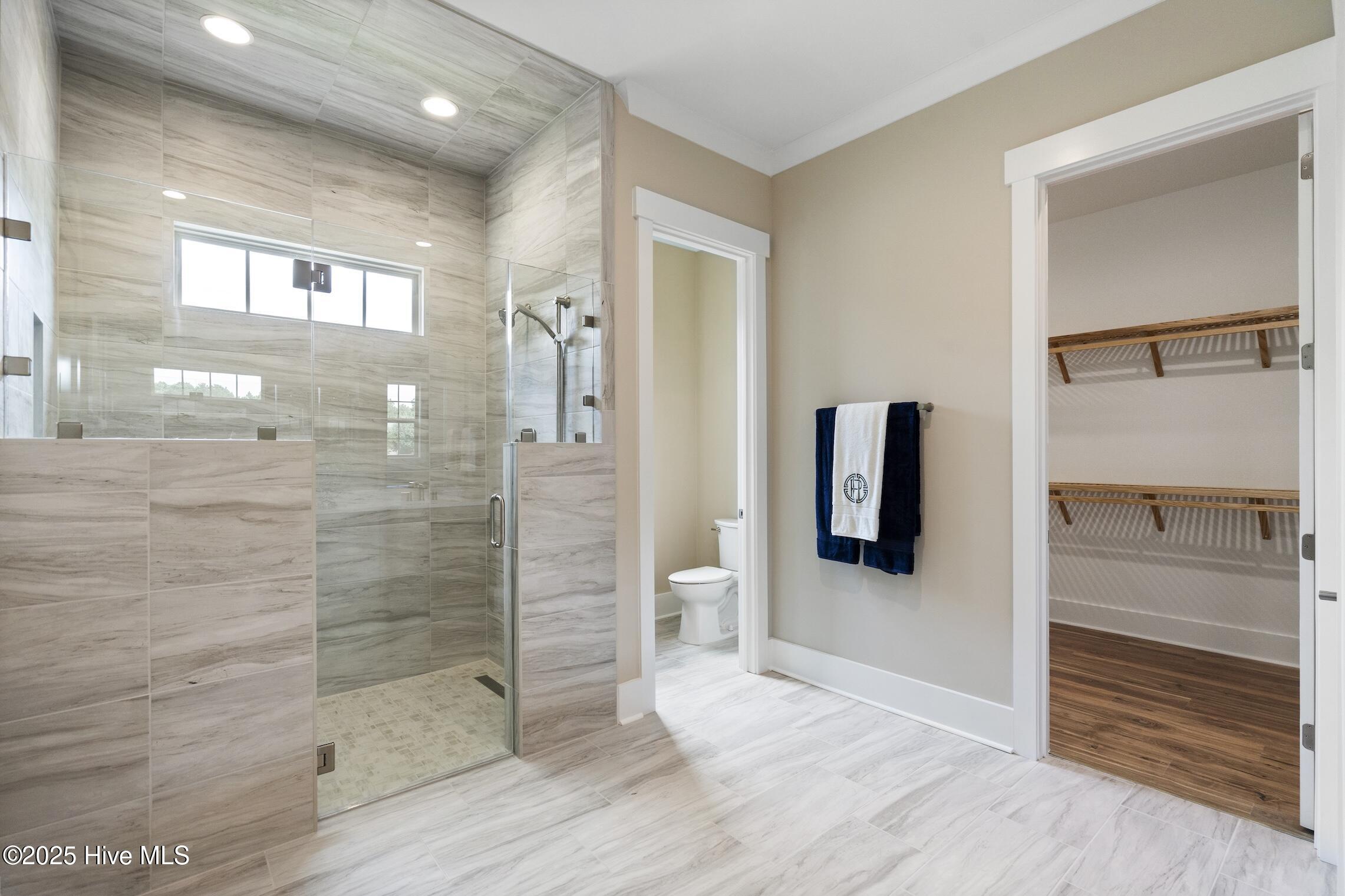 100537171 | Photo 32