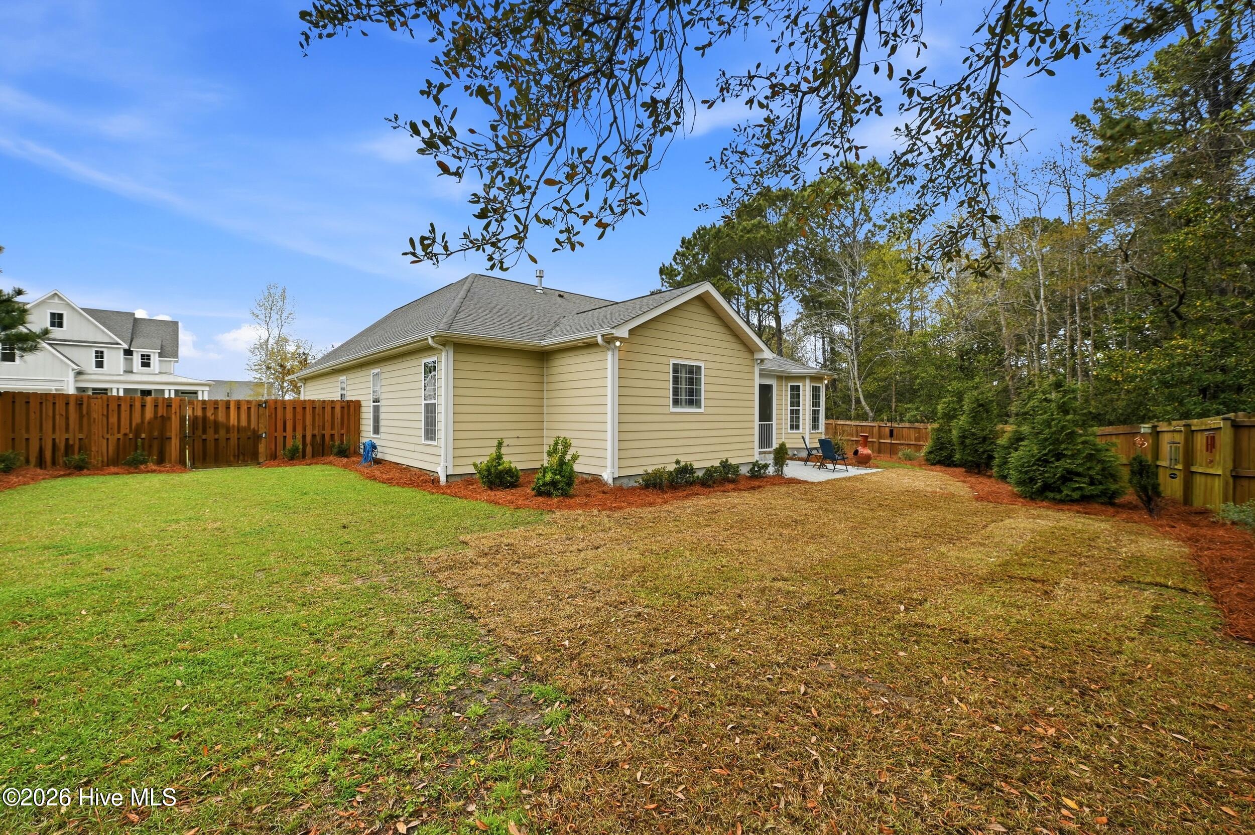 100563166 | Photo 44