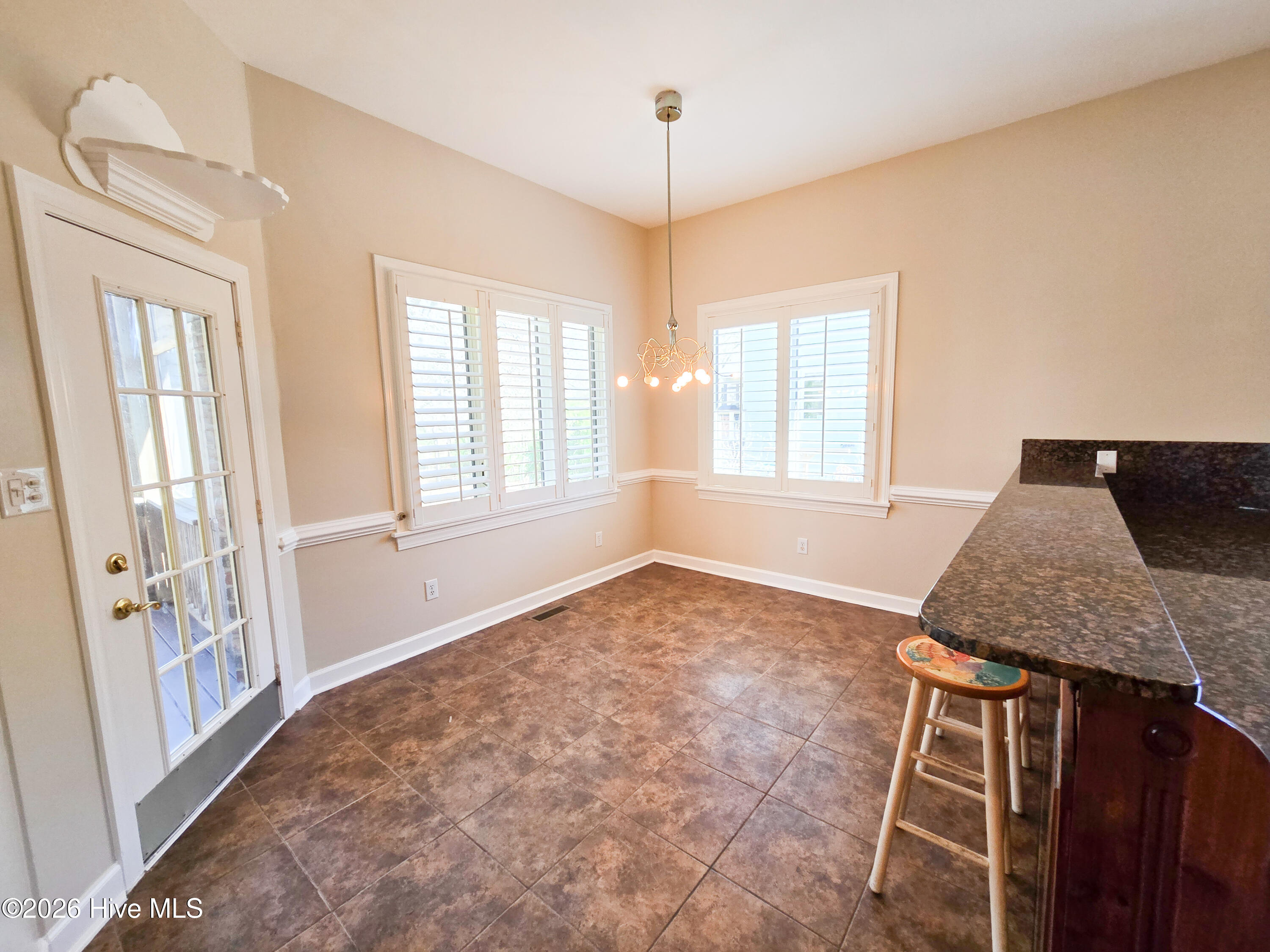 100558924 | Photo 12