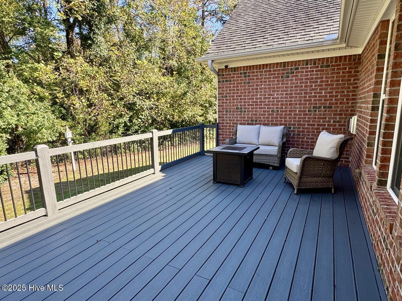 100540072 | Photo 19