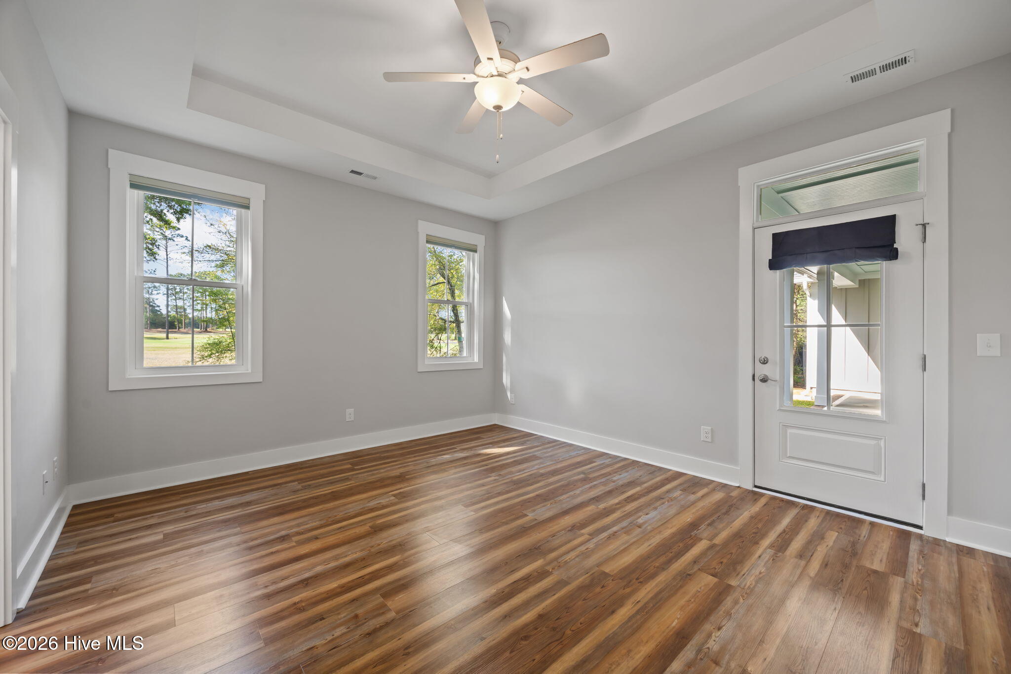 100568104 | Photo 44