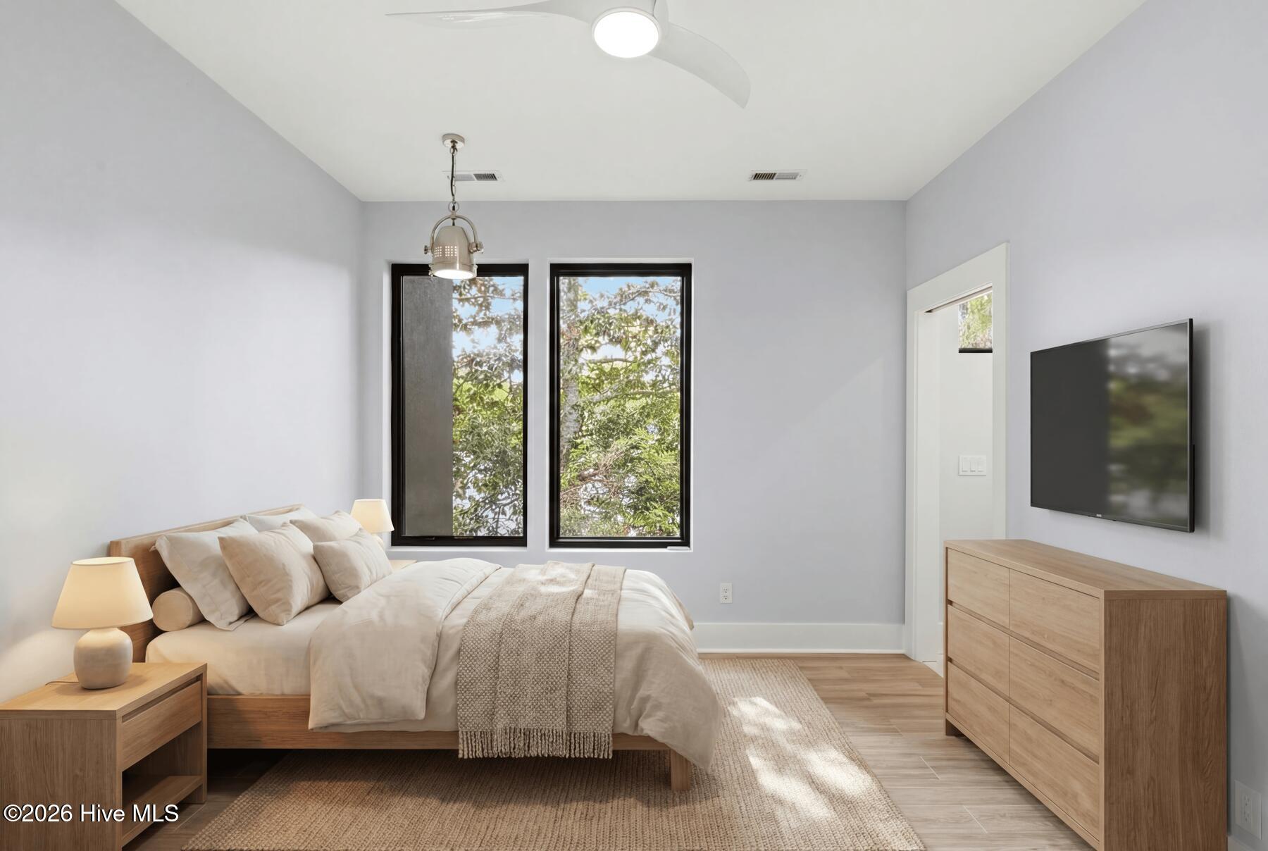 100566694 | Photo 35