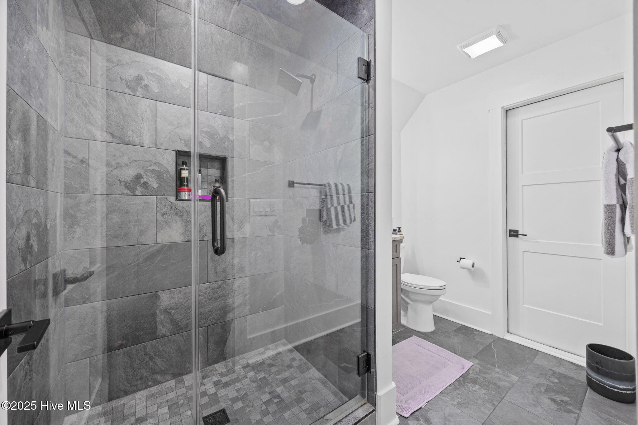 100523904 | Photo 32