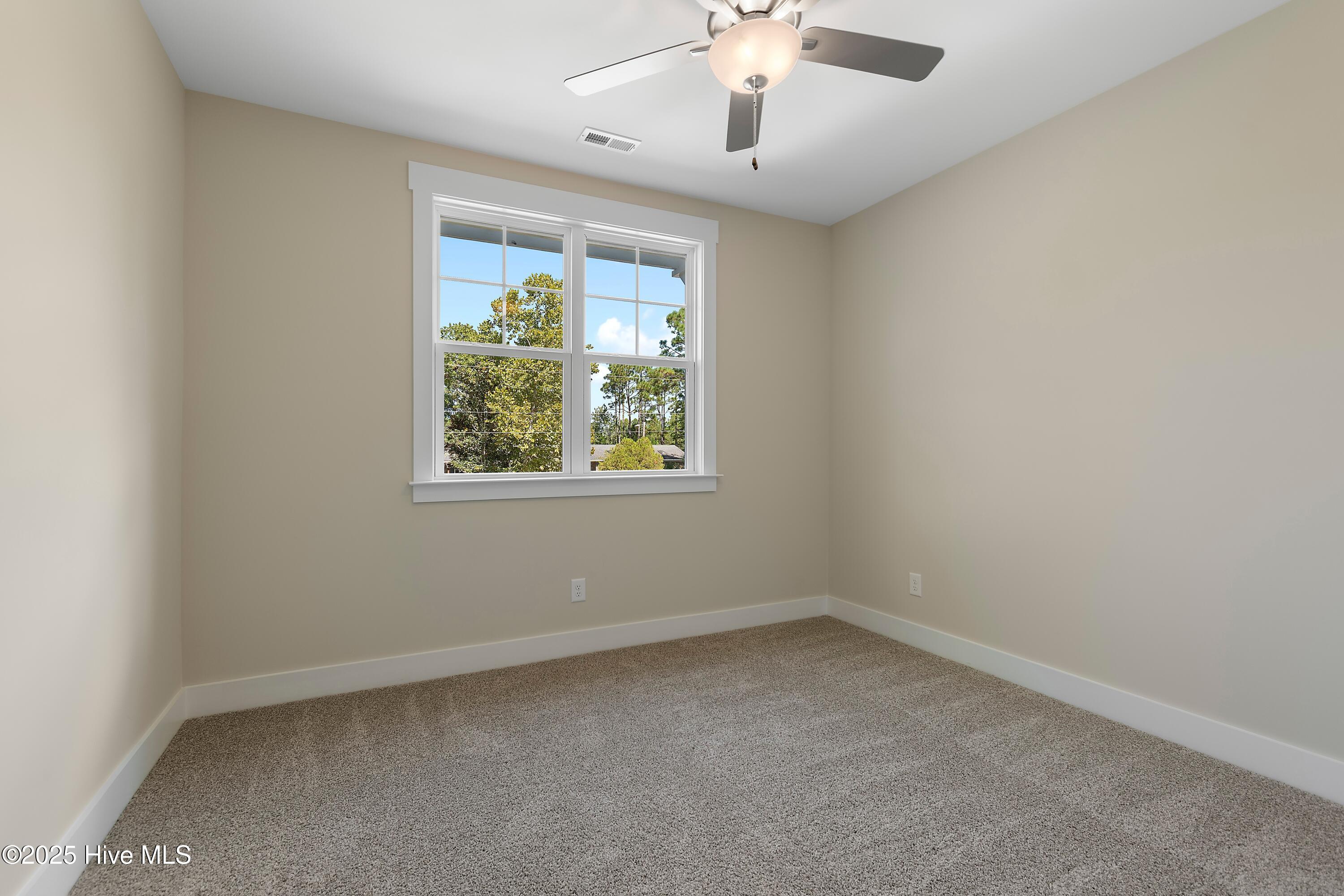 100513249 | Photo 44