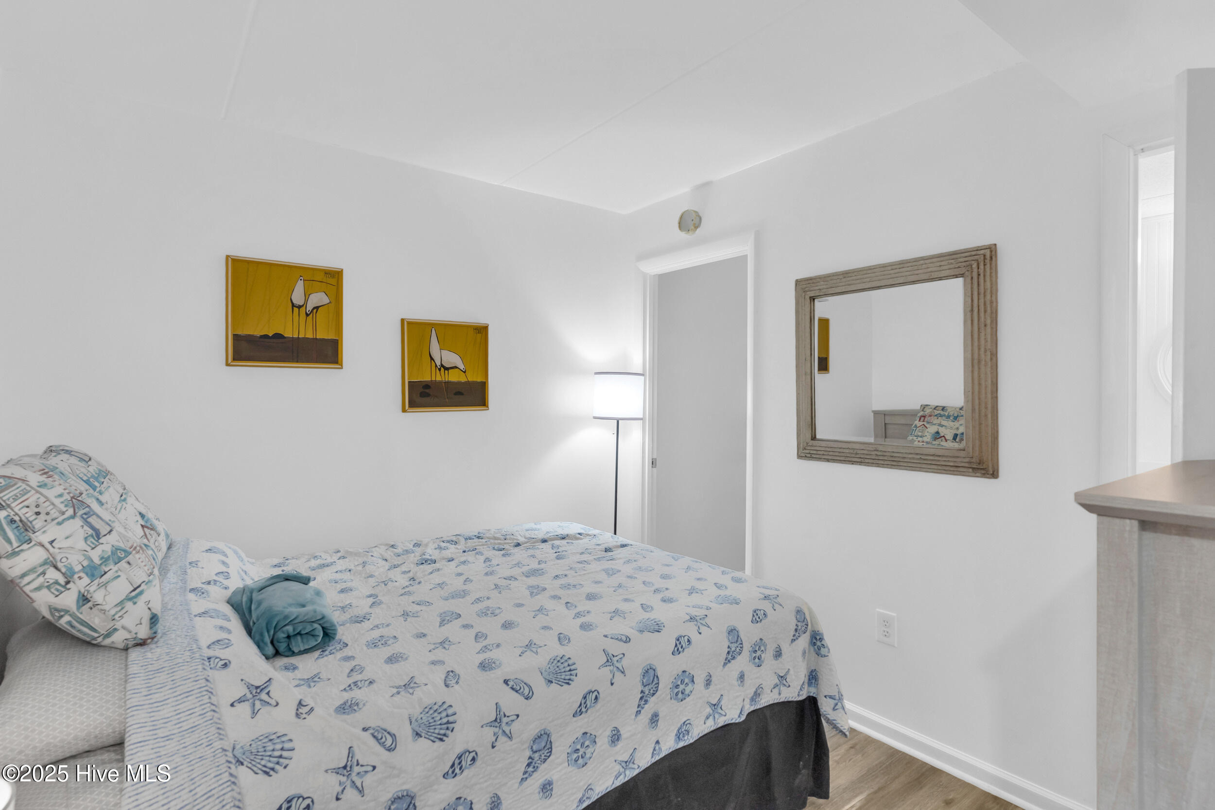 100490591 | Photo 19