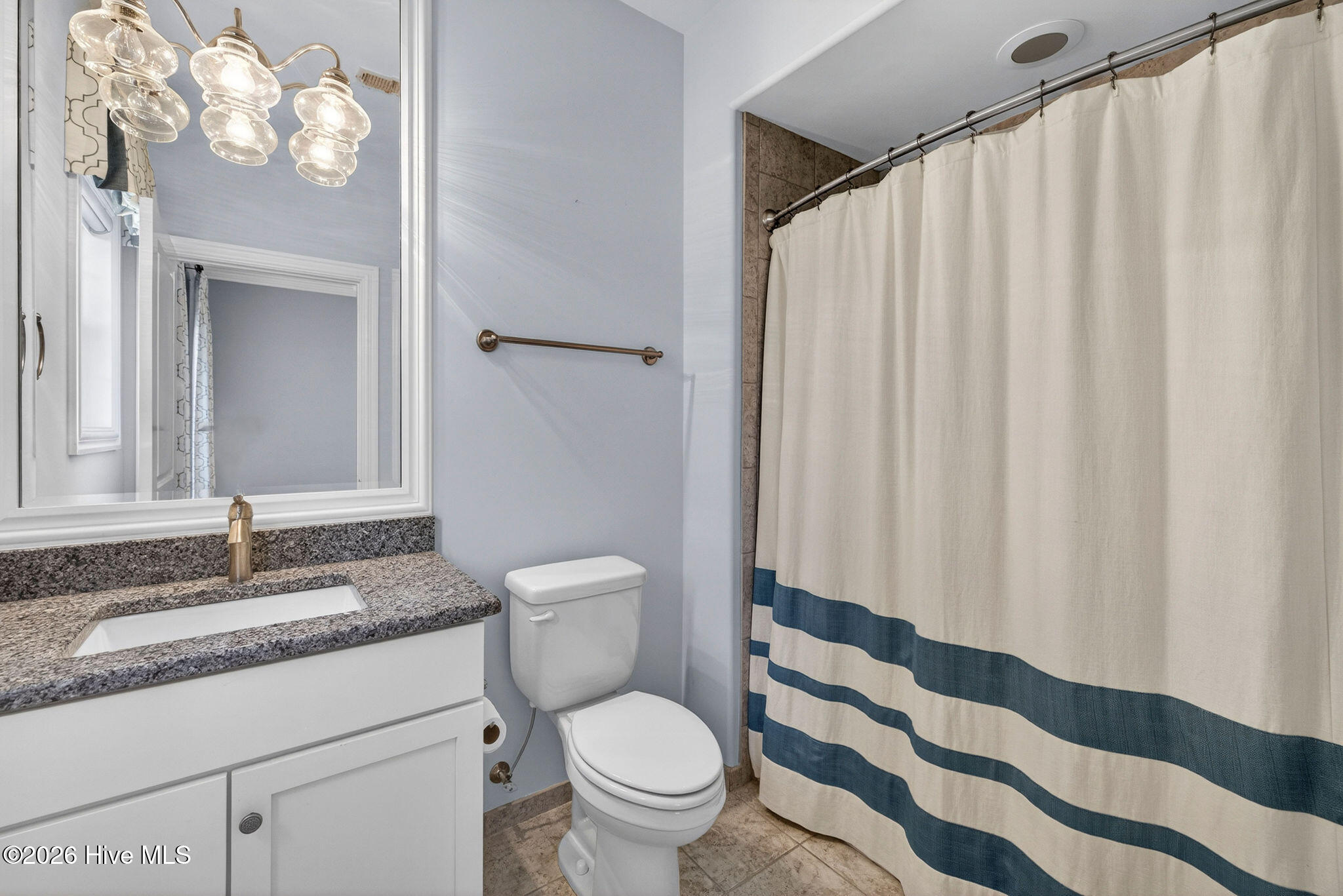 100566278 | Photo 36