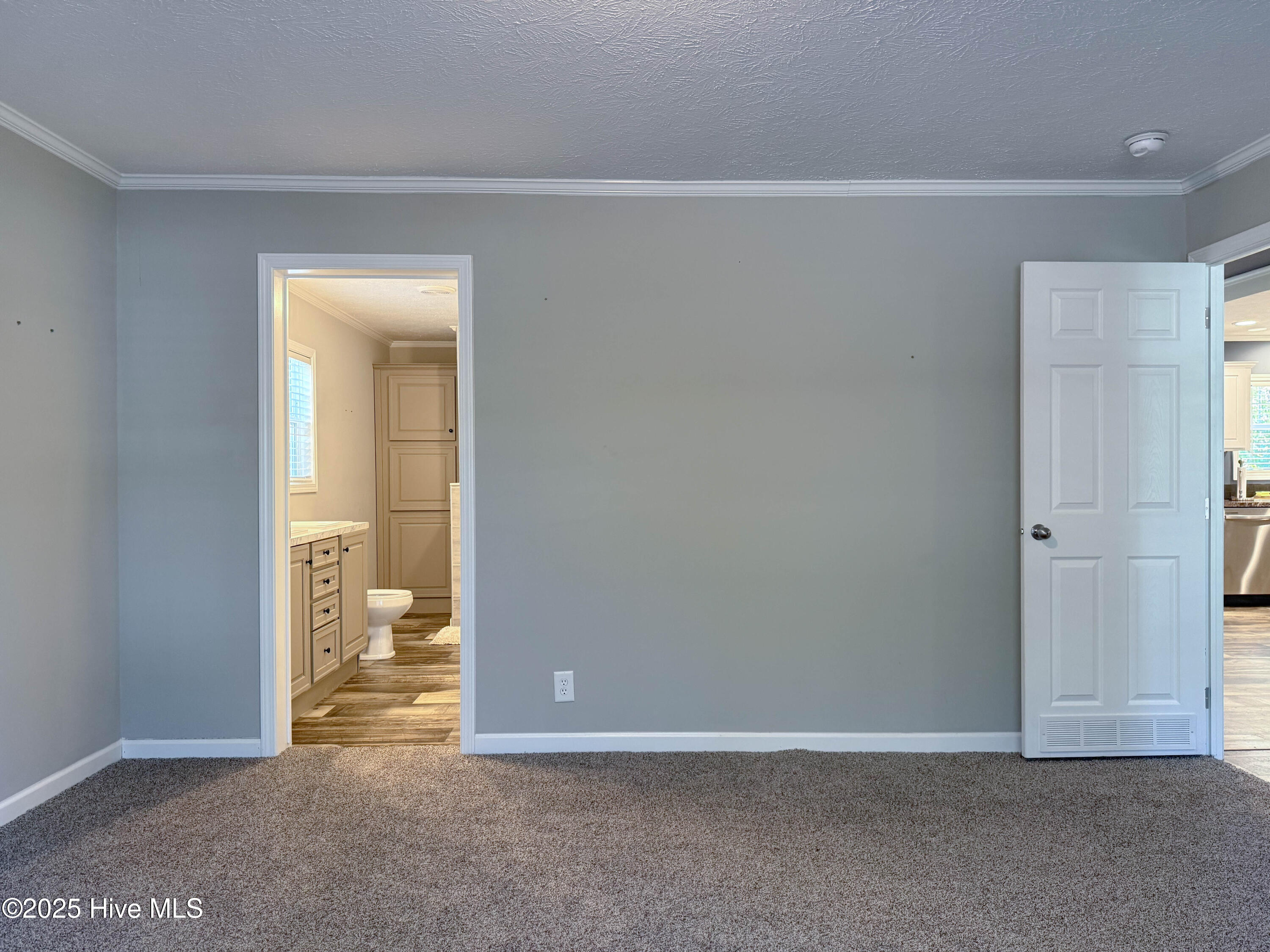 100540094 | Photo 32