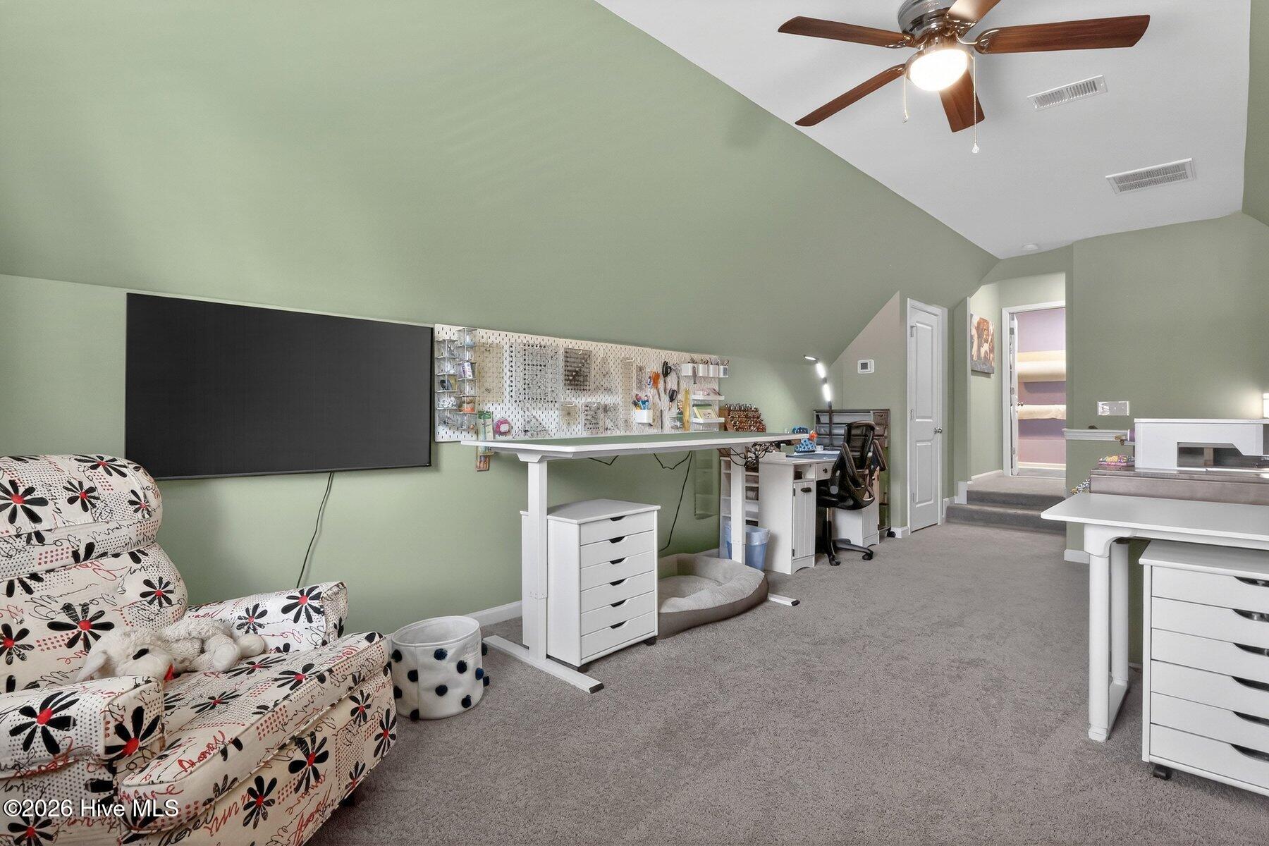 100552199 | Photo 24