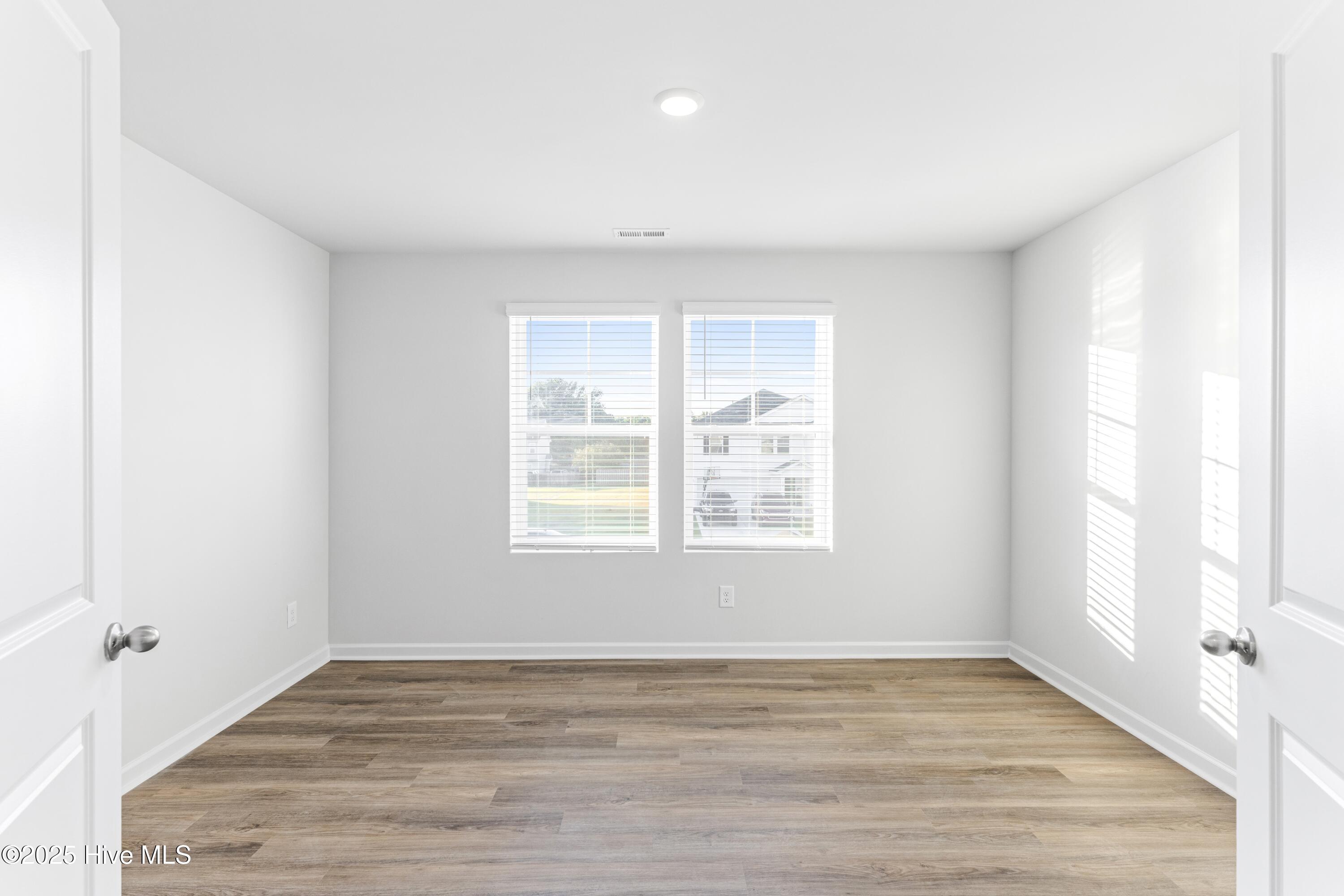 100515101 | Photo 22