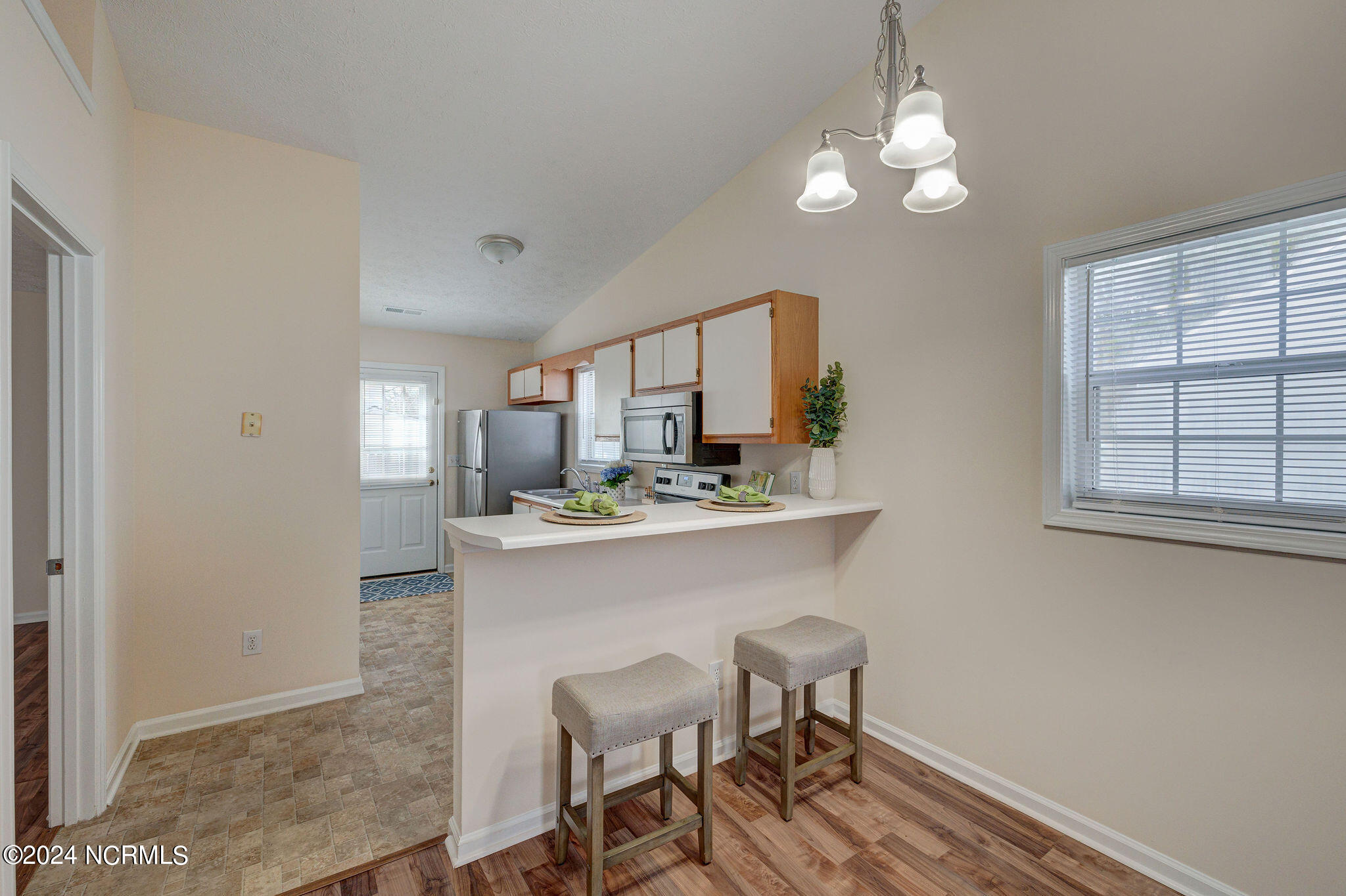 100555871 | Photo 16