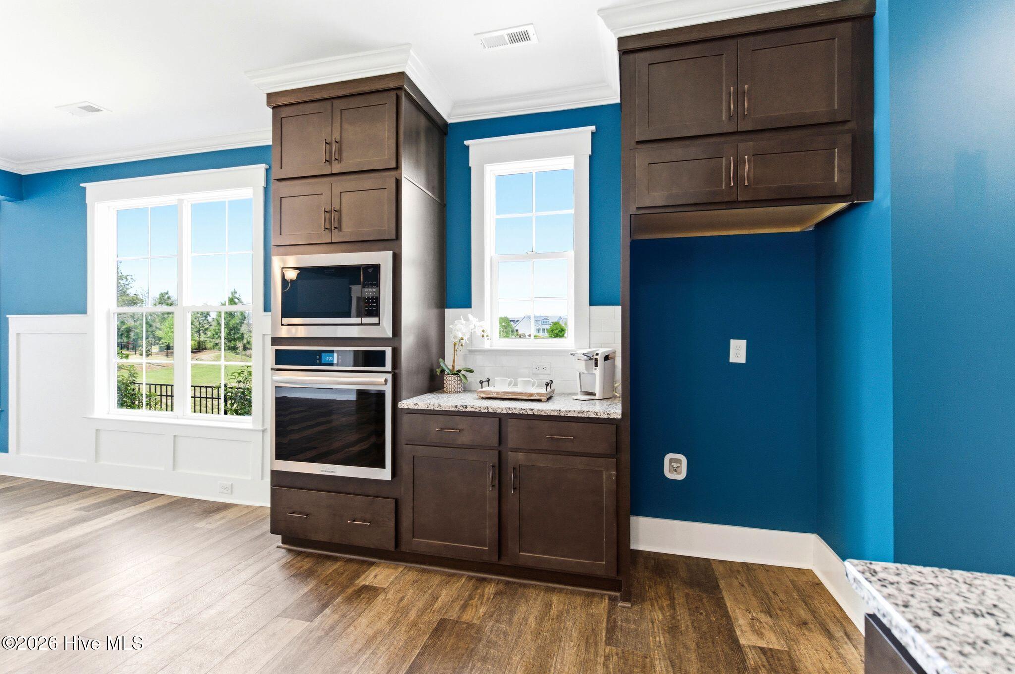 100565935 | Photo 15