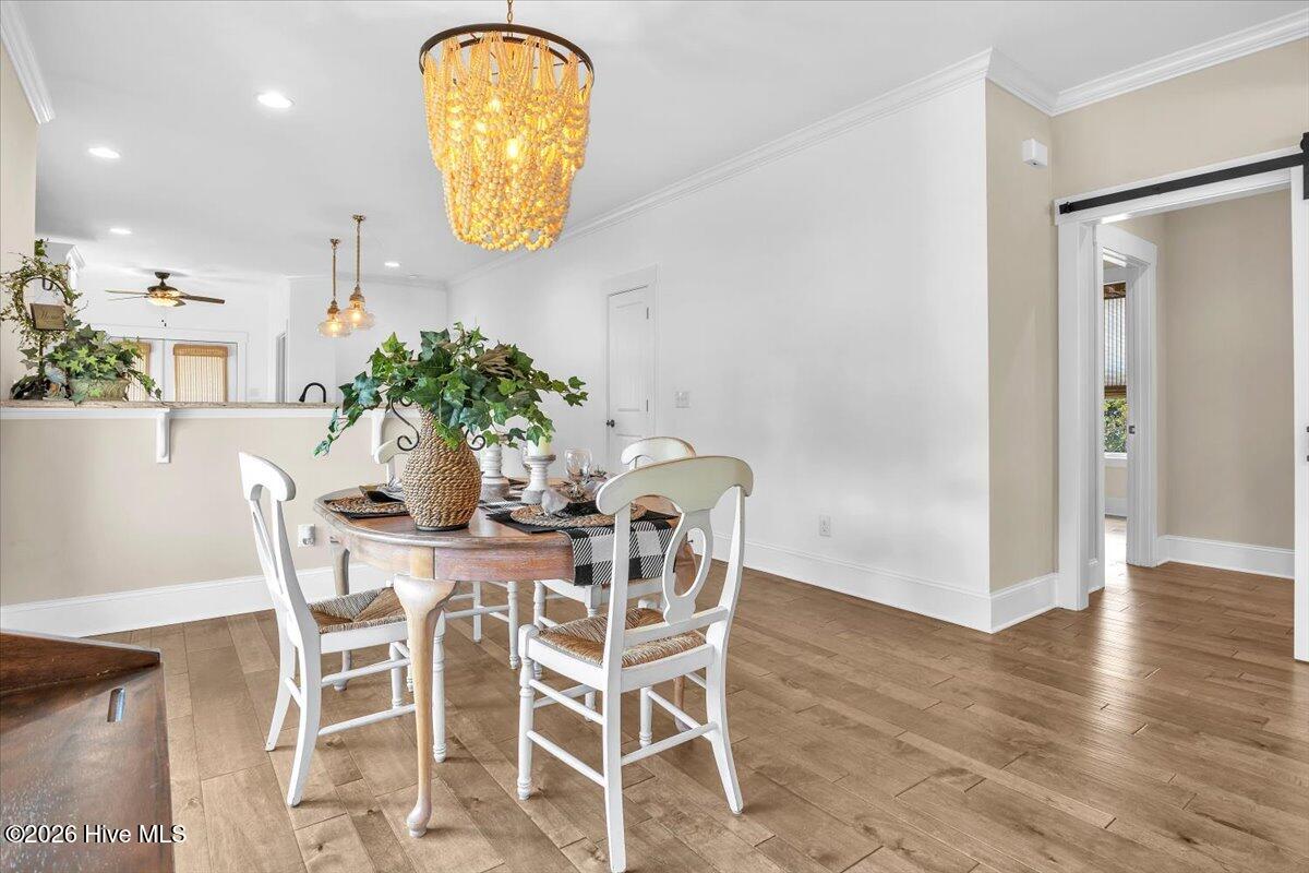 100558839 | Photo 21