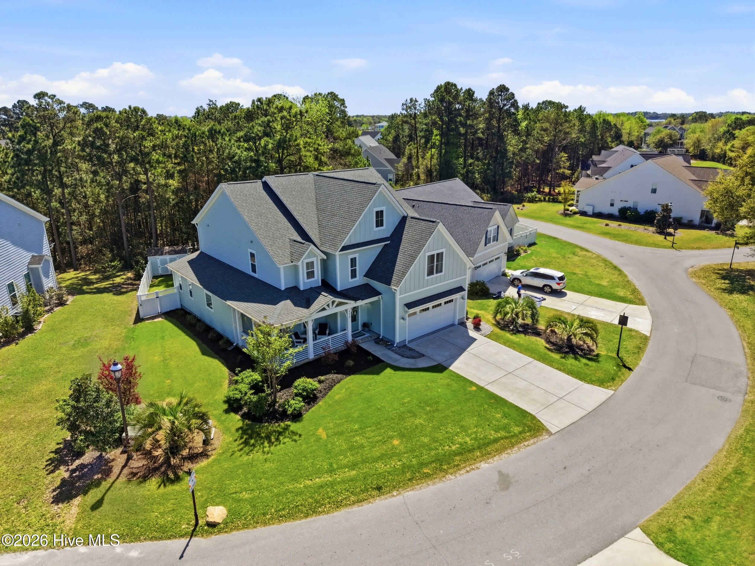 100565471 | Photo 61