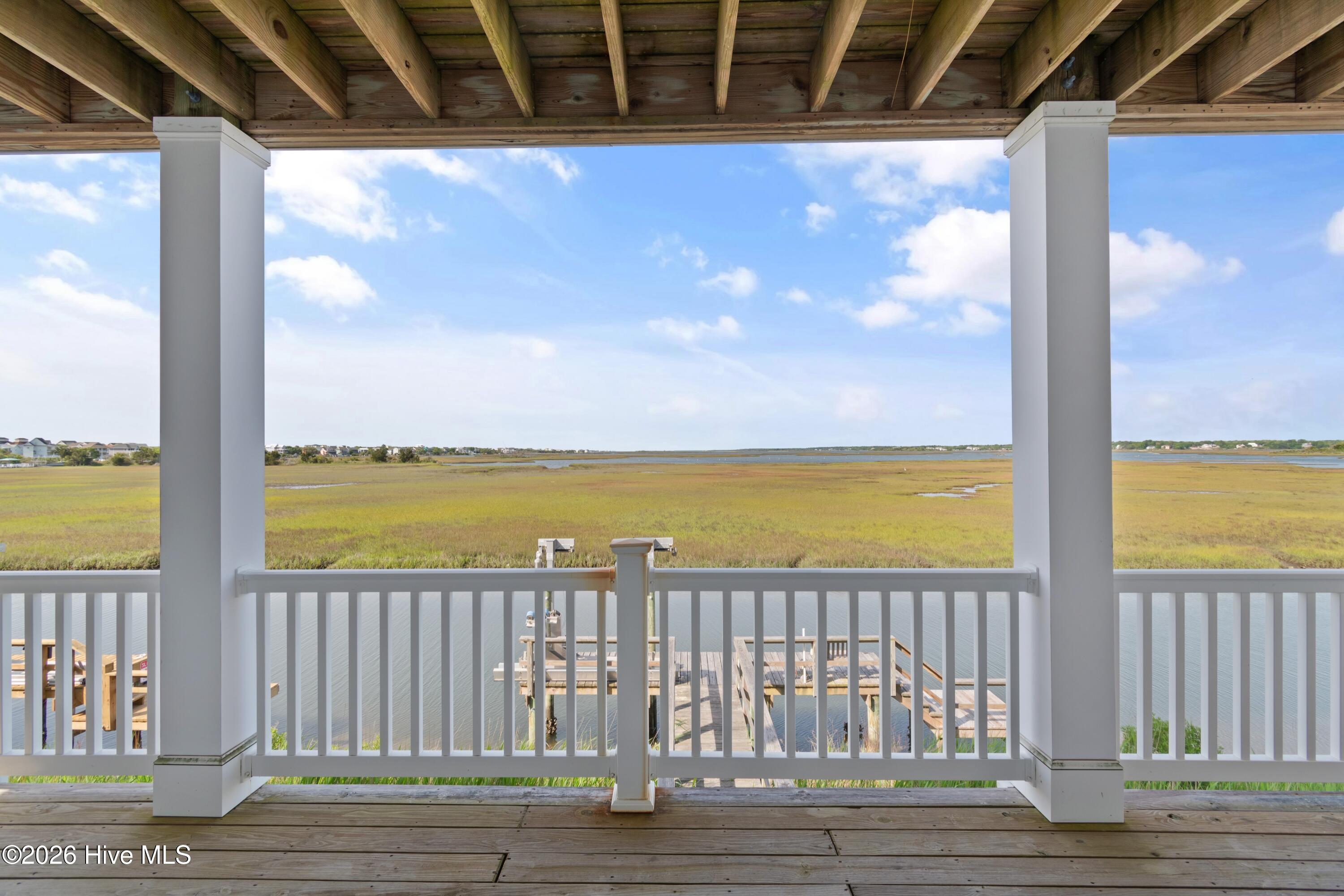 100569393 | Photo 24