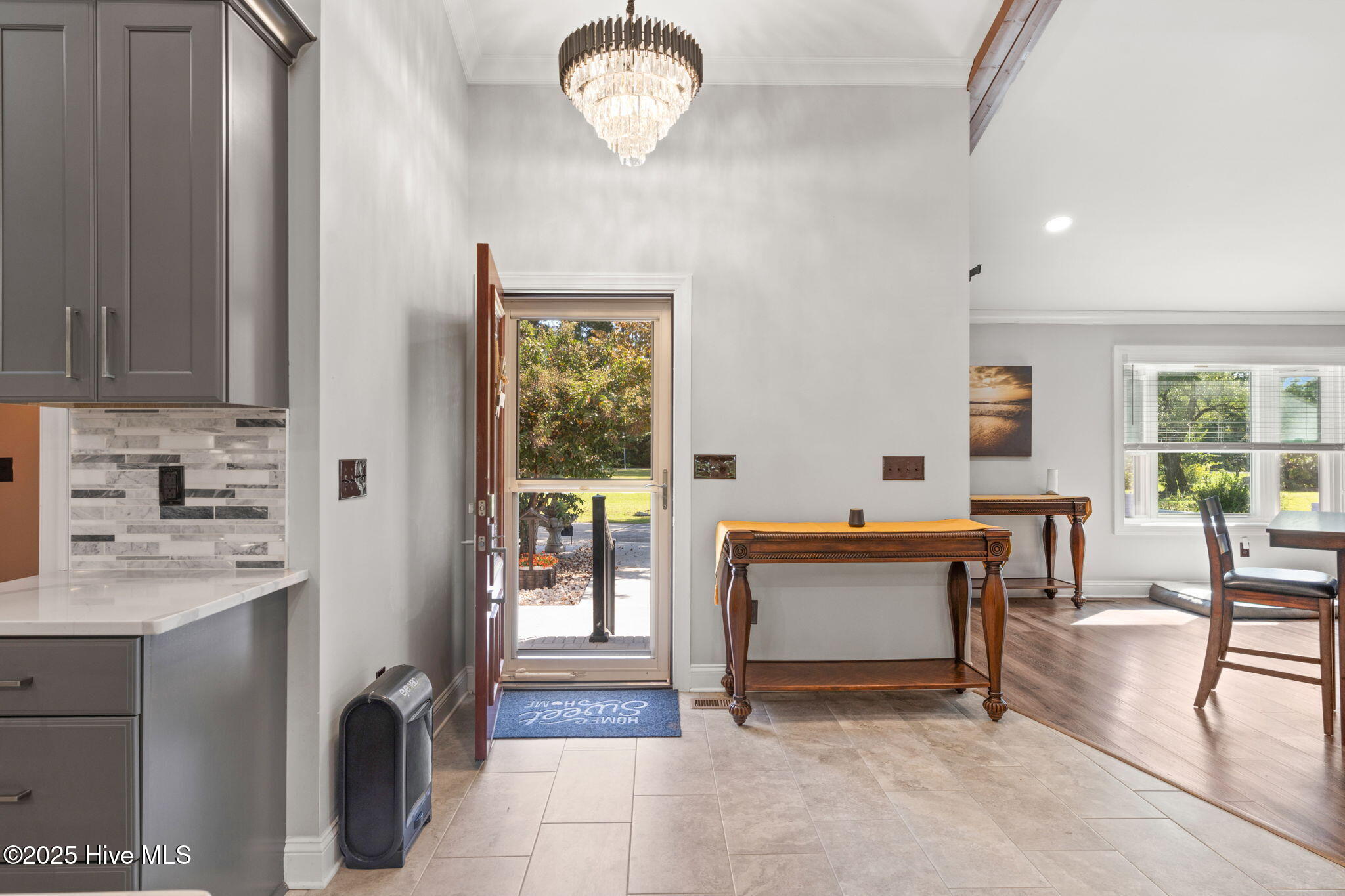 100532897 | Photo 15