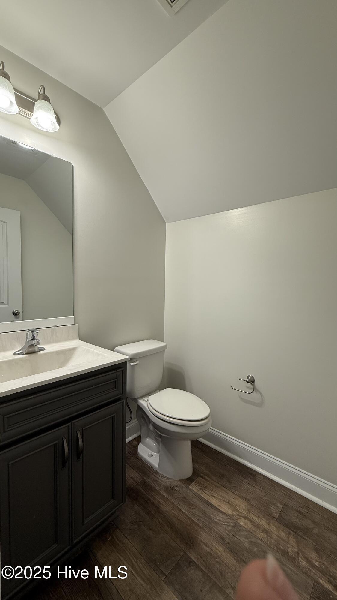 100538619 | Photo 28