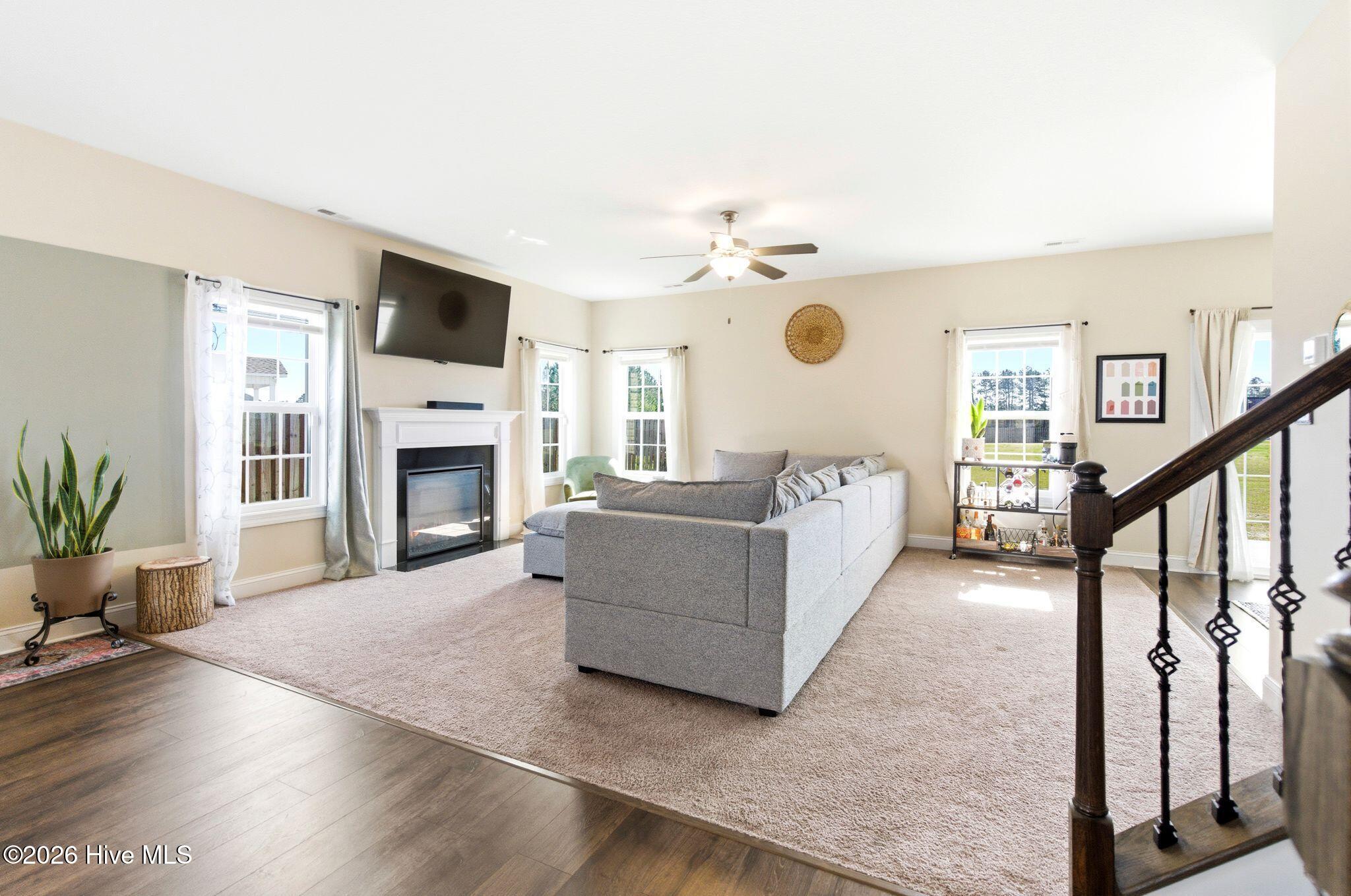 100563998 | Photo 11